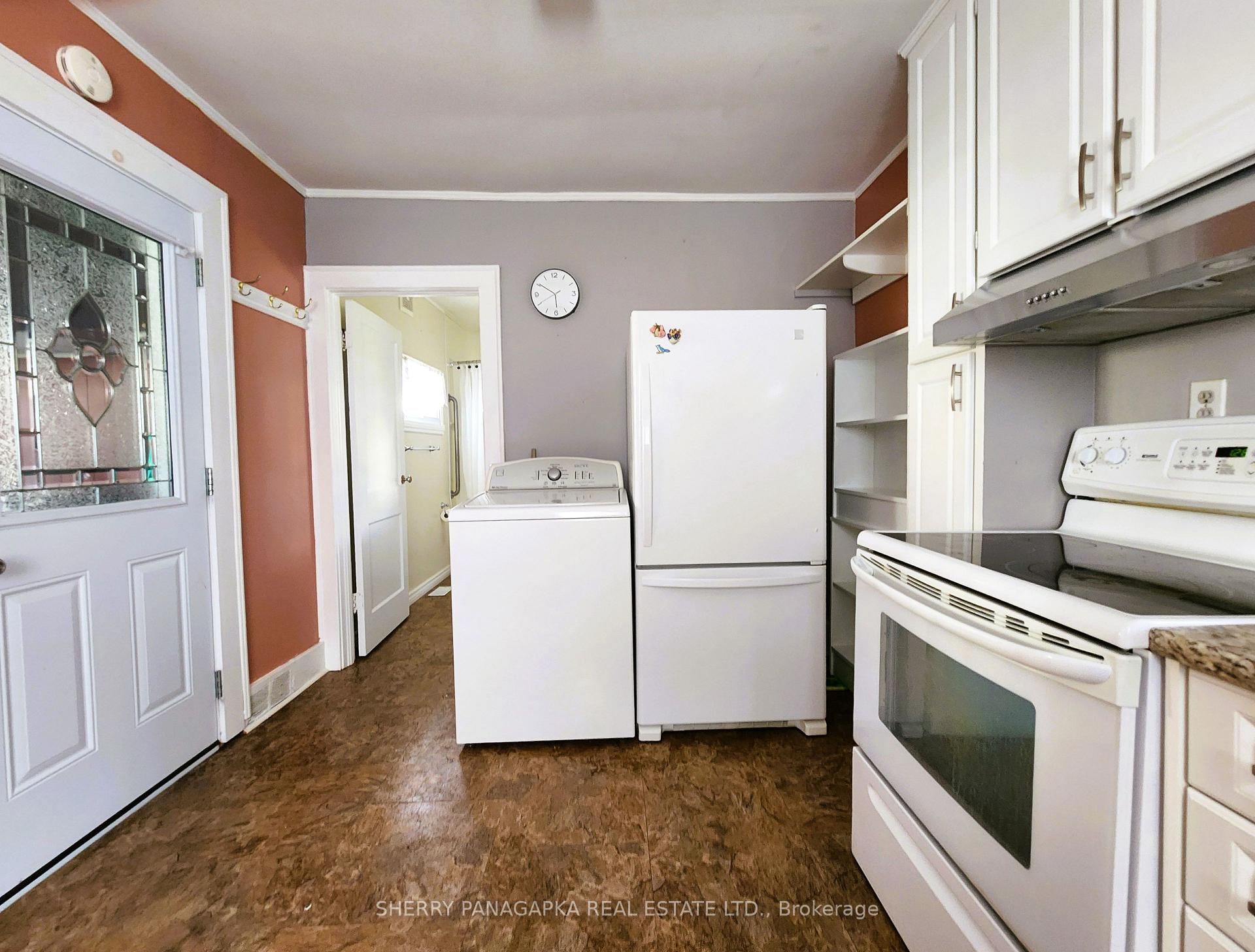 Photo 7 of 16 Taylor Avenue, Kirkland Lake — HOMEH