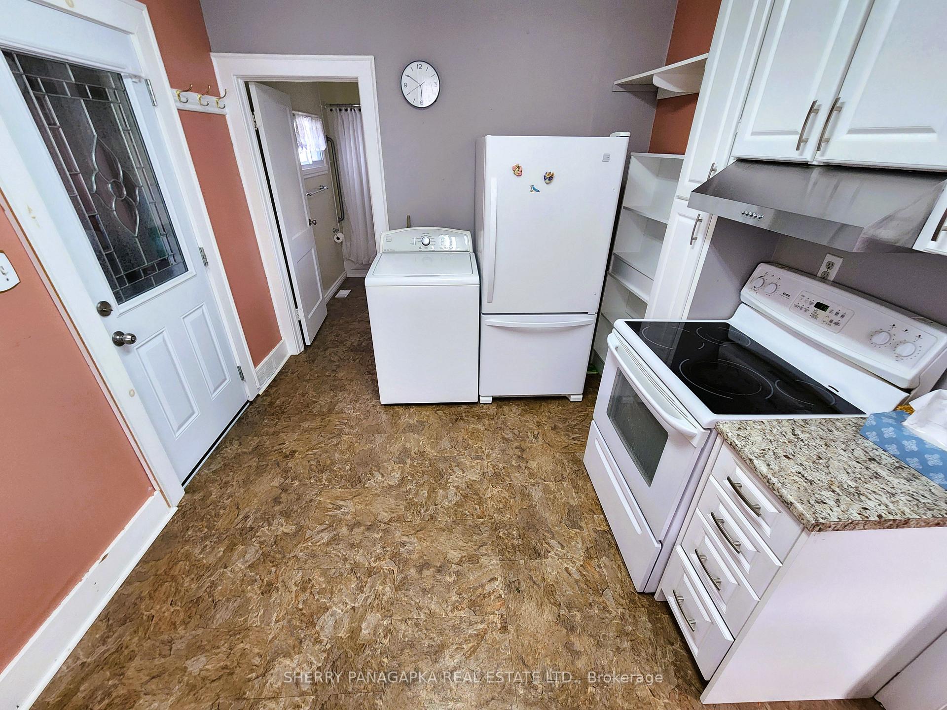Photo 8 of 16 Taylor Avenue, Kirkland Lake — HOMEH