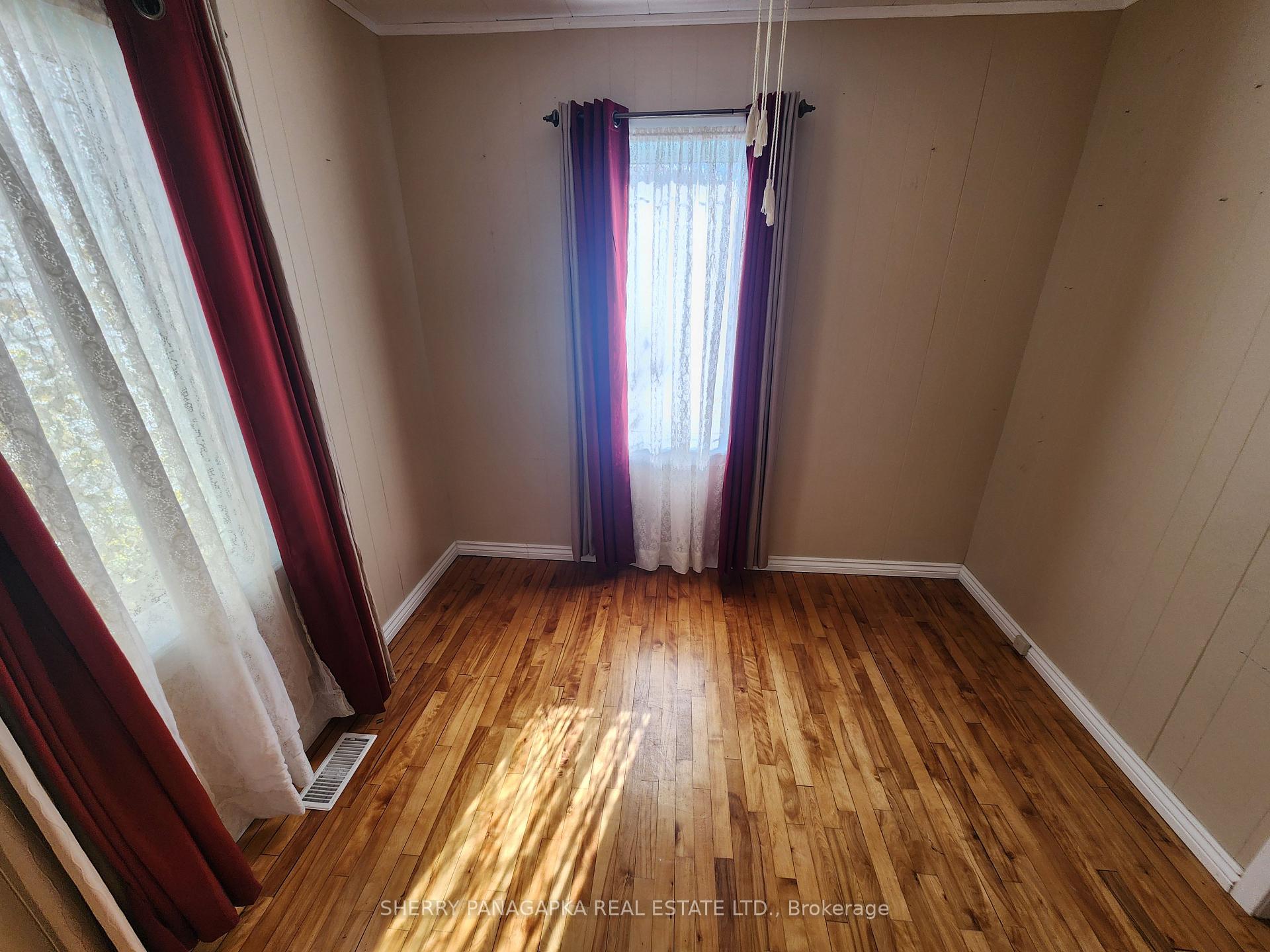 Photo 10 of 16 Taylor Avenue, Kirkland Lake — HOMEH