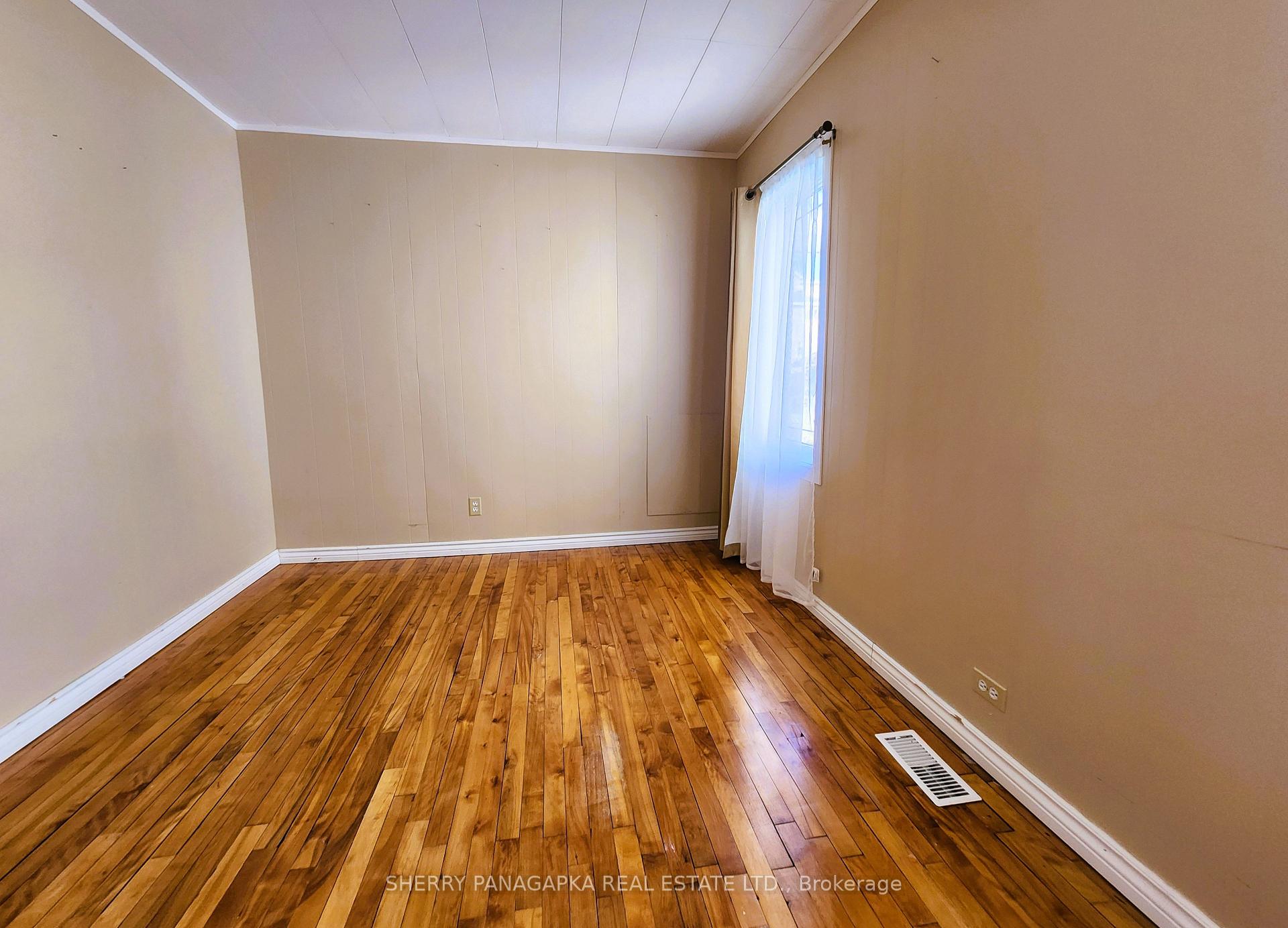 Photo 16 of 16 Taylor Avenue, Kirkland Lake — HOMEH