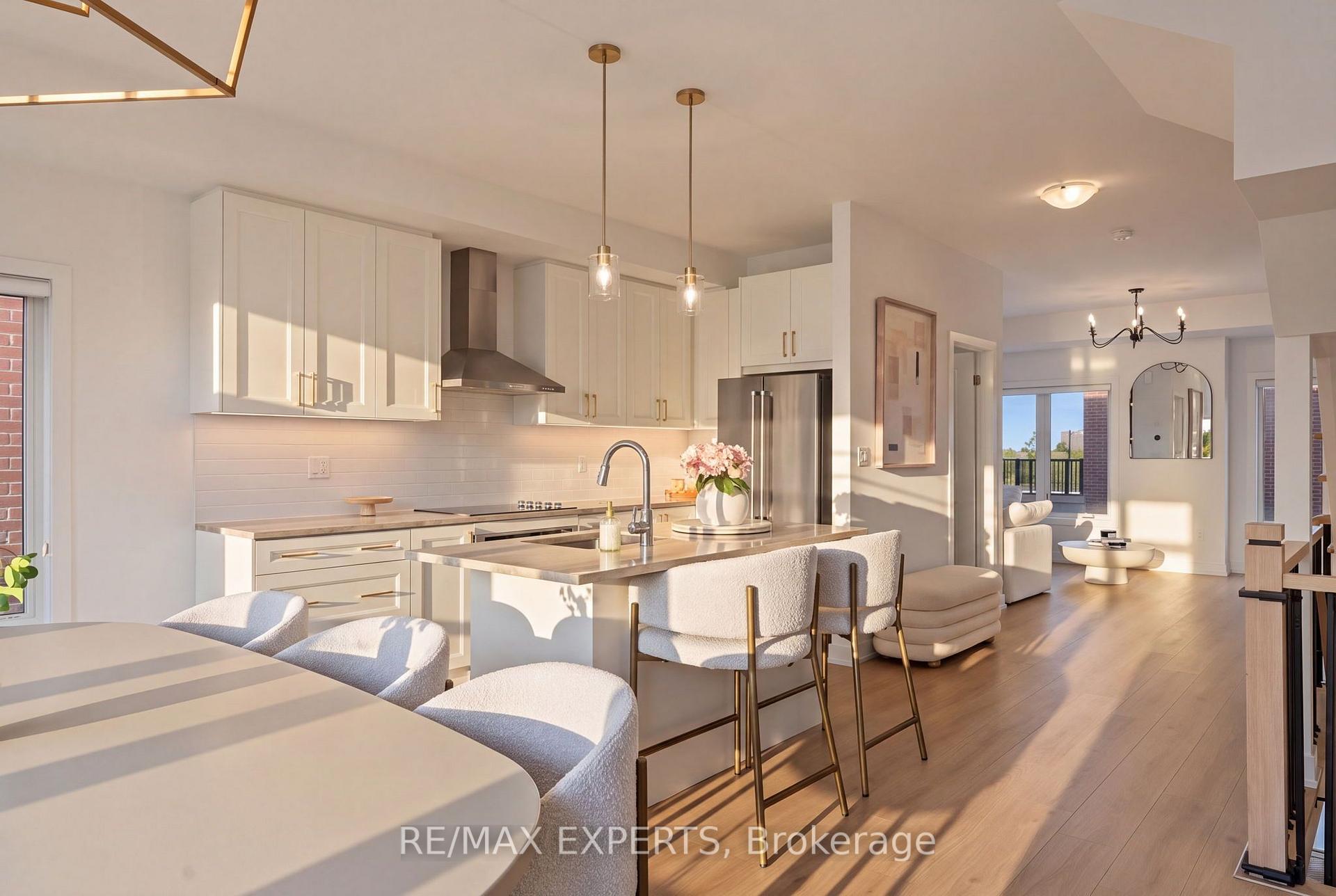 Photo 1 of 114 Covington Crescent, Whitchurch-Stouffville, Stouffville — HOMEH