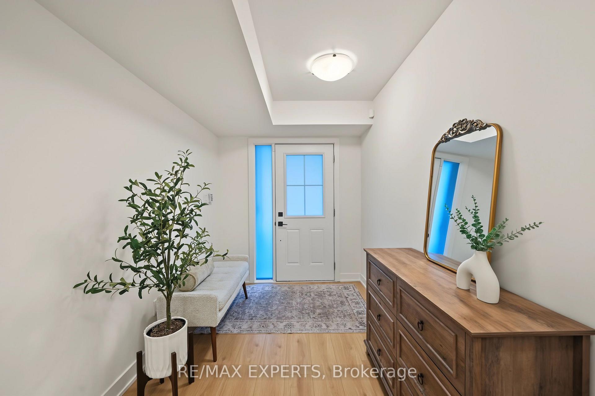 Photo 8 of 114 Covington Crescent, Whitchurch-Stouffville, Stouffville — HOMEH