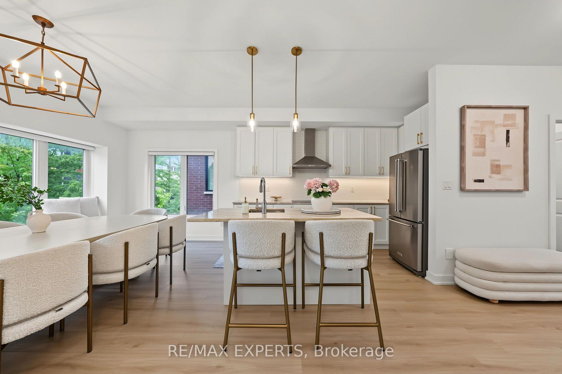 Photo 17 of 114 Covington Crescent, Whitchurch-Stouffville, Stouffville — HOMEH