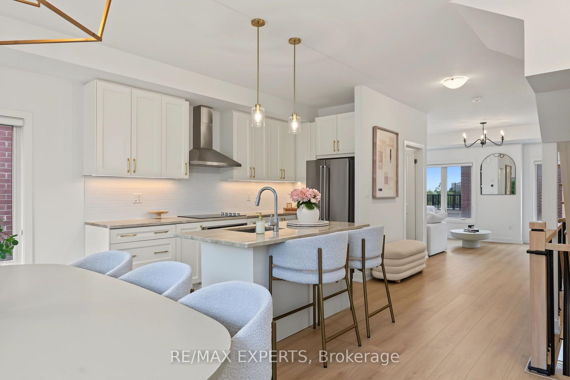 Photo 16 of 114 Covington Crescent, Whitchurch-Stouffville, Stouffville — HOMEH