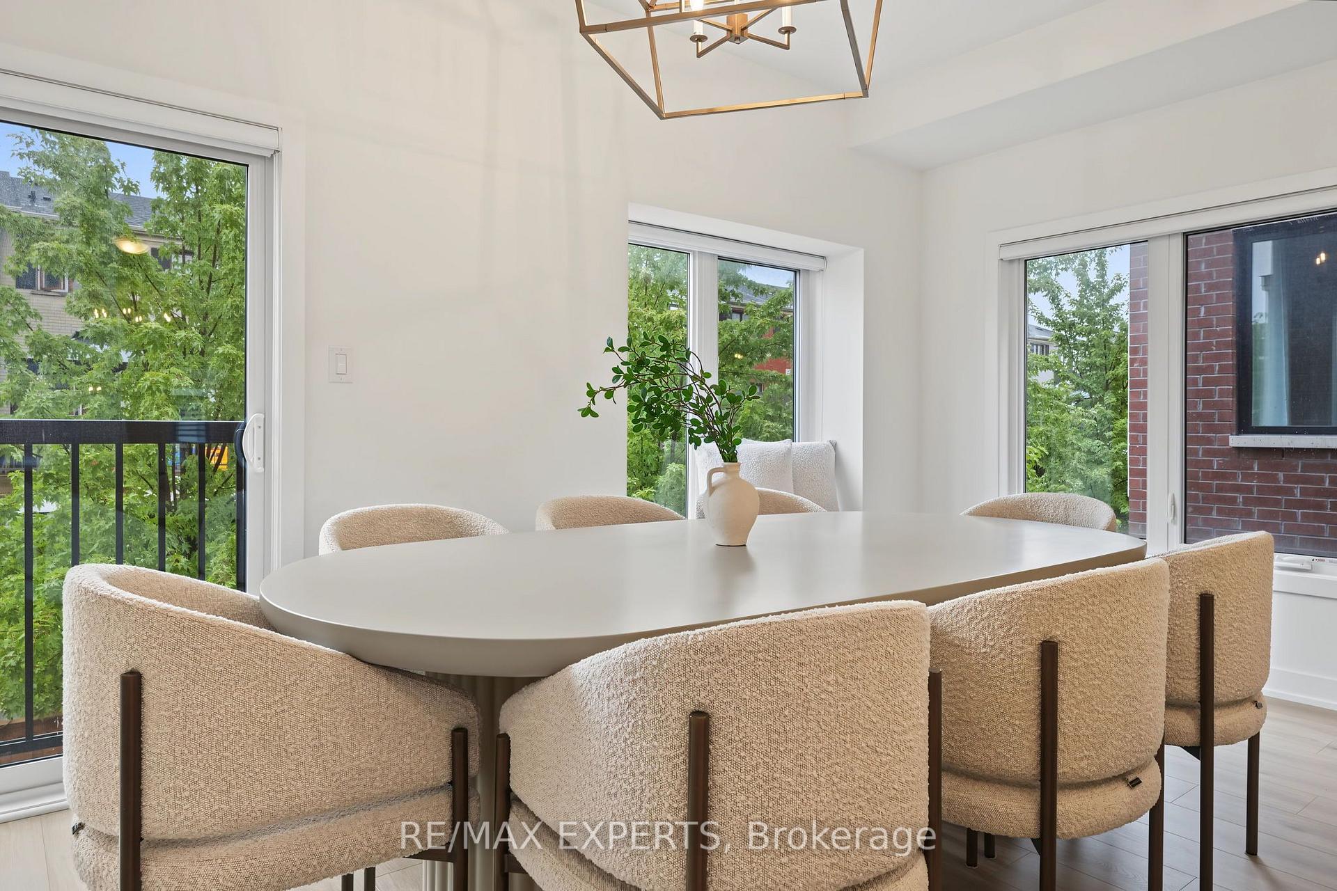 Photo 18 of 114 Covington Crescent, Whitchurch-Stouffville, Stouffville — HOMEH