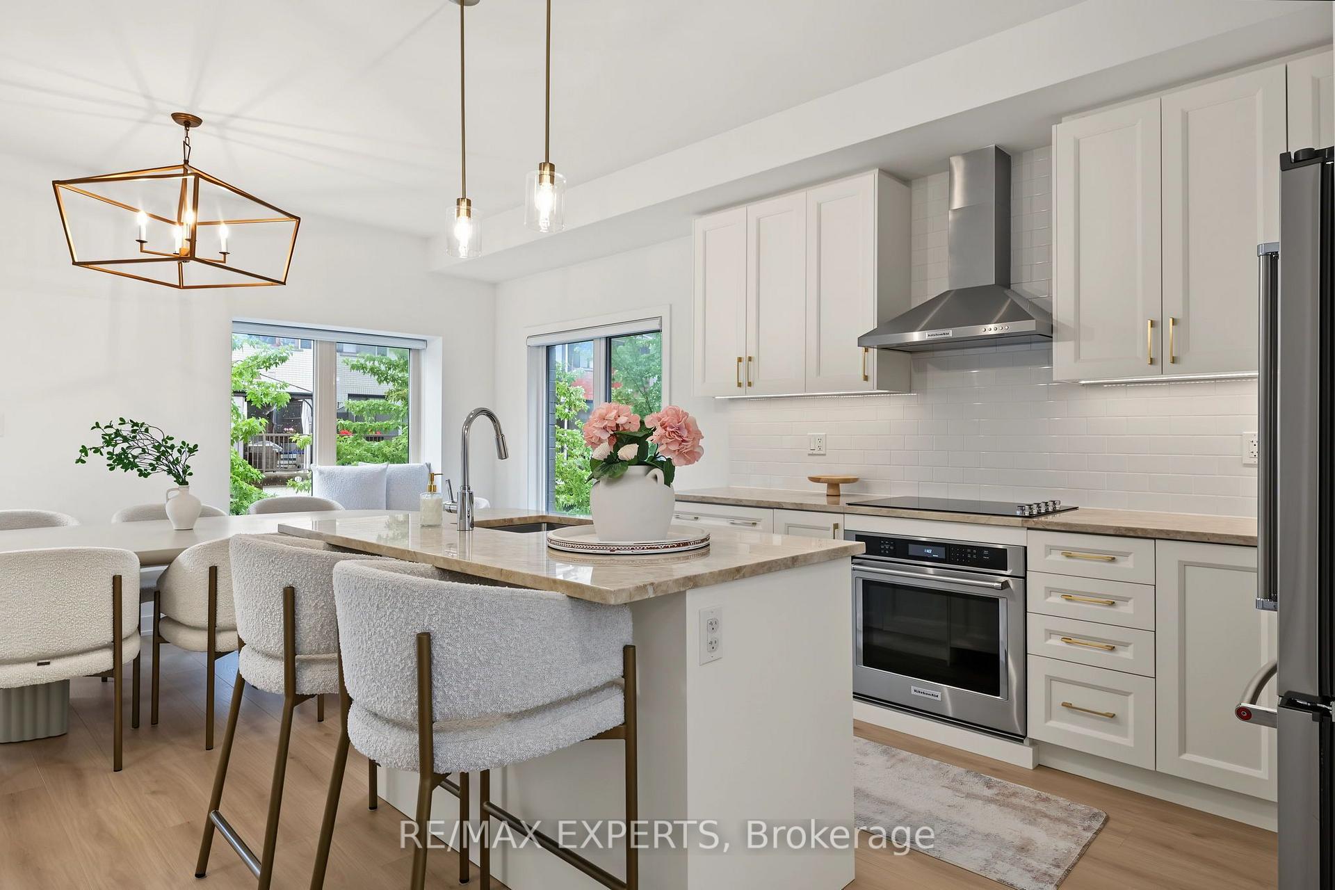 Photo 19 of 114 Covington Crescent, Whitchurch-Stouffville, Stouffville — HOMEH