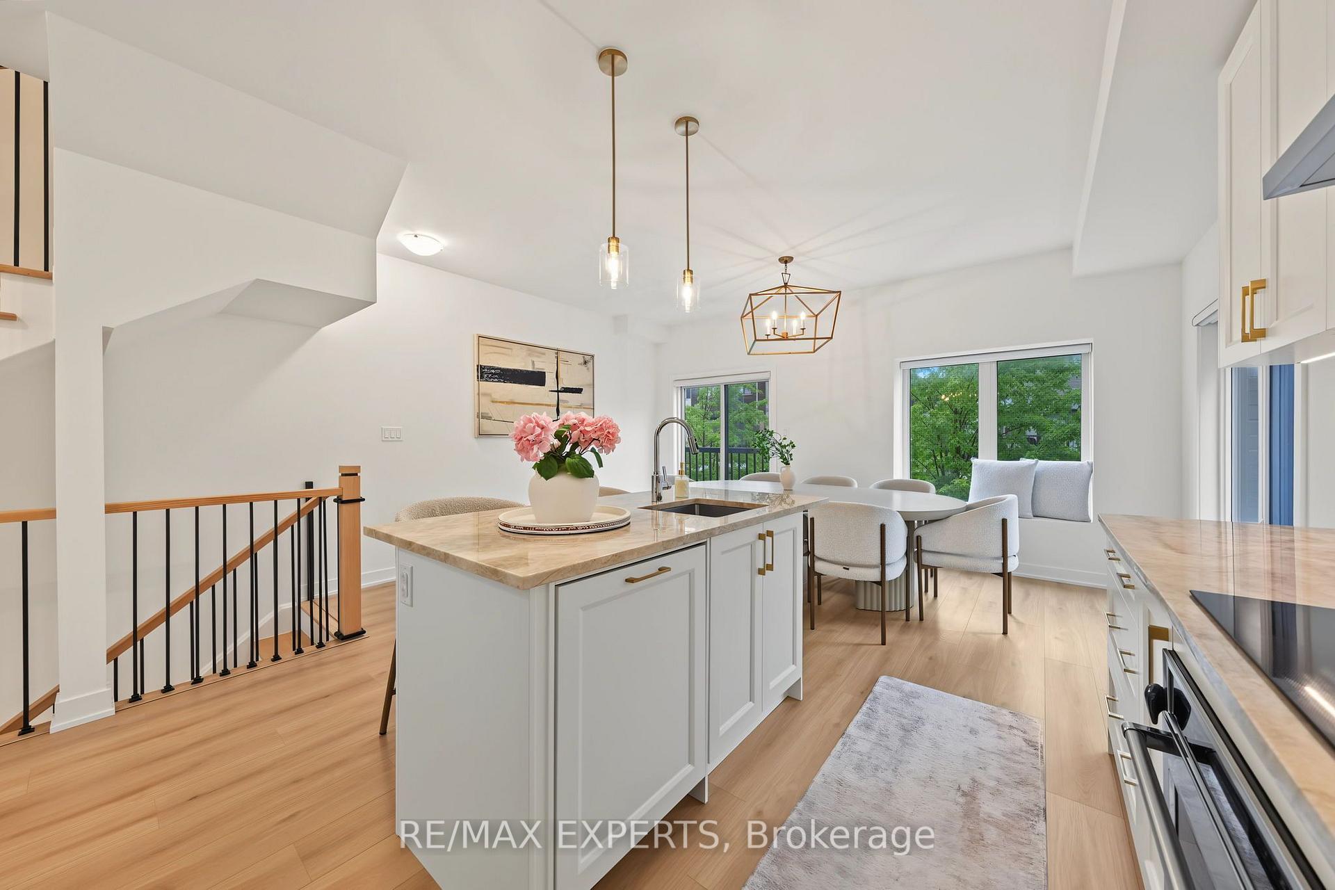 Photo 21 of 114 Covington Crescent, Whitchurch-Stouffville, Stouffville — HOMEH
