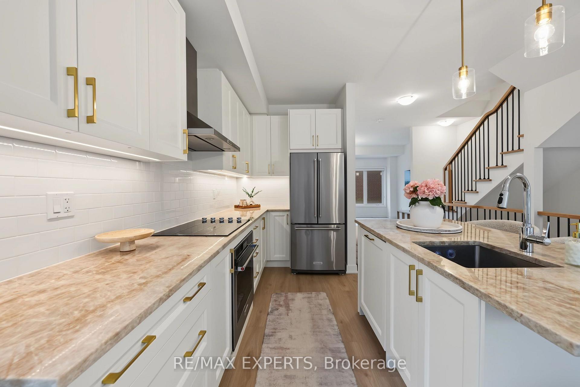 Photo 24 of 114 Covington Crescent, Whitchurch-Stouffville, Stouffville — HOMEH