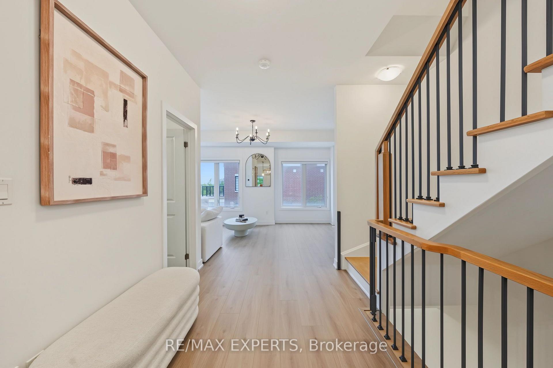 Photo 25 of 114 Covington Crescent, Whitchurch-Stouffville, Stouffville — HOMEH