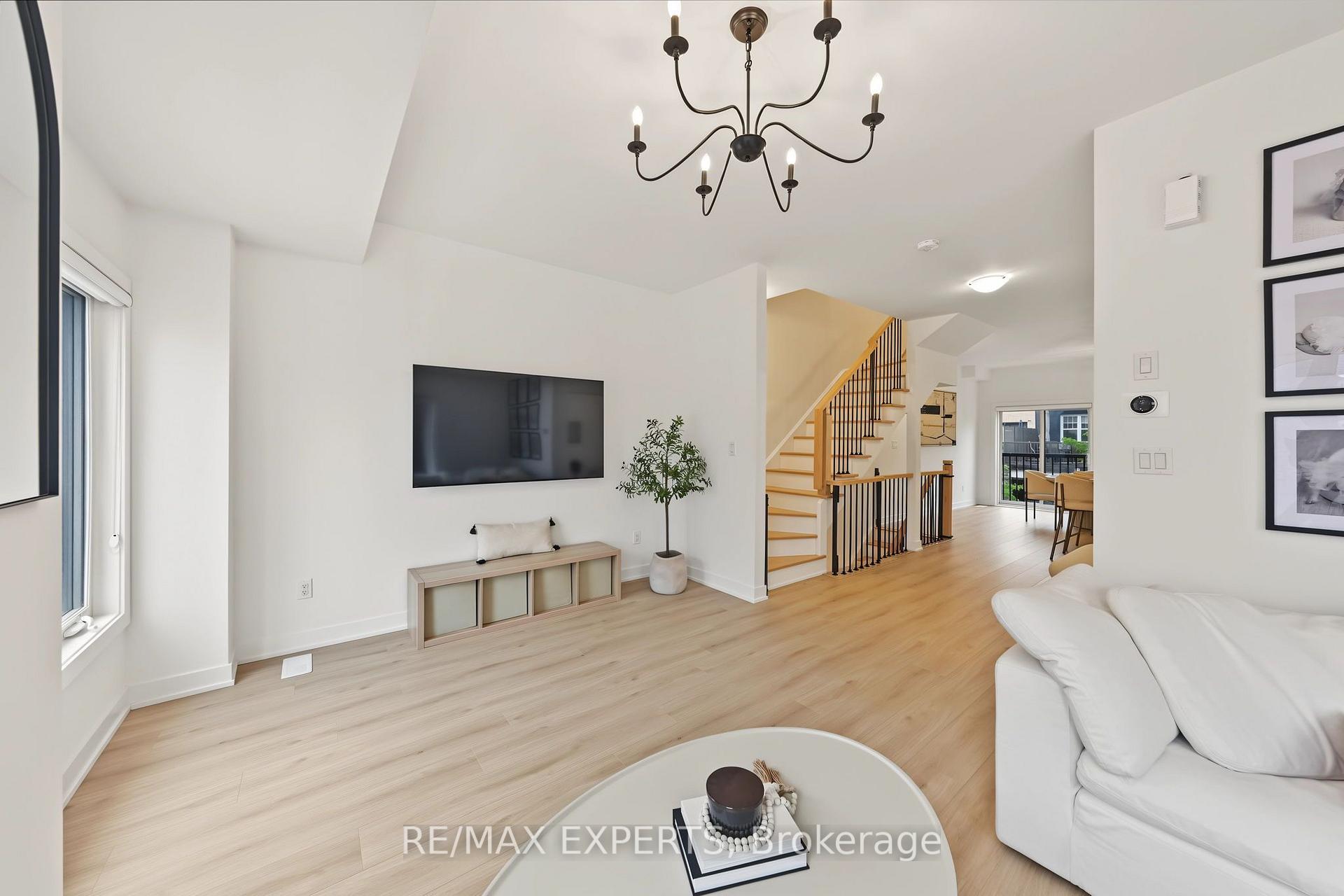 Photo 28 of 114 Covington Crescent, Whitchurch-Stouffville, Stouffville — HOMEH