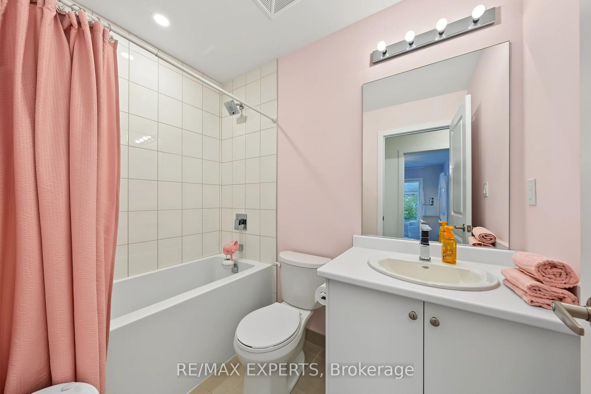 Photo 41 of 114 Covington Crescent, Whitchurch-Stouffville, Stouffville — HOMEH