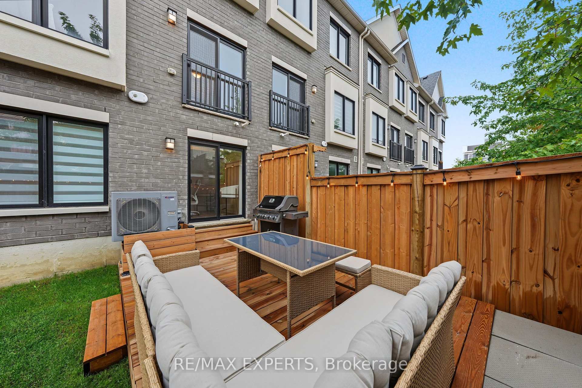 Photo 46 of 114 Covington Crescent, Whitchurch-Stouffville, Stouffville — HOMEH