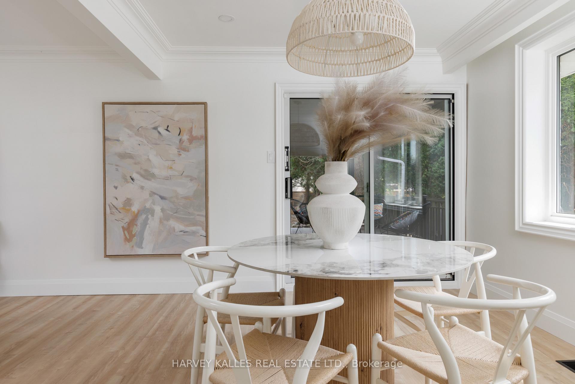 Photo 9 of 215 Edenbridge Drive, Etobicoke, Edenbridge-Humber Valley — HOMEH