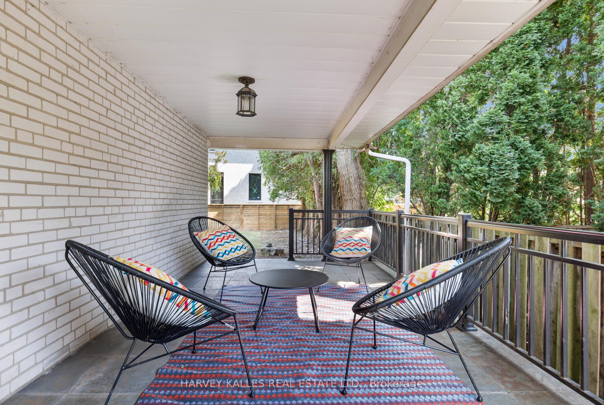 Photo 11 of 215 Edenbridge Drive, Etobicoke, Edenbridge-Humber Valley — HOMEH