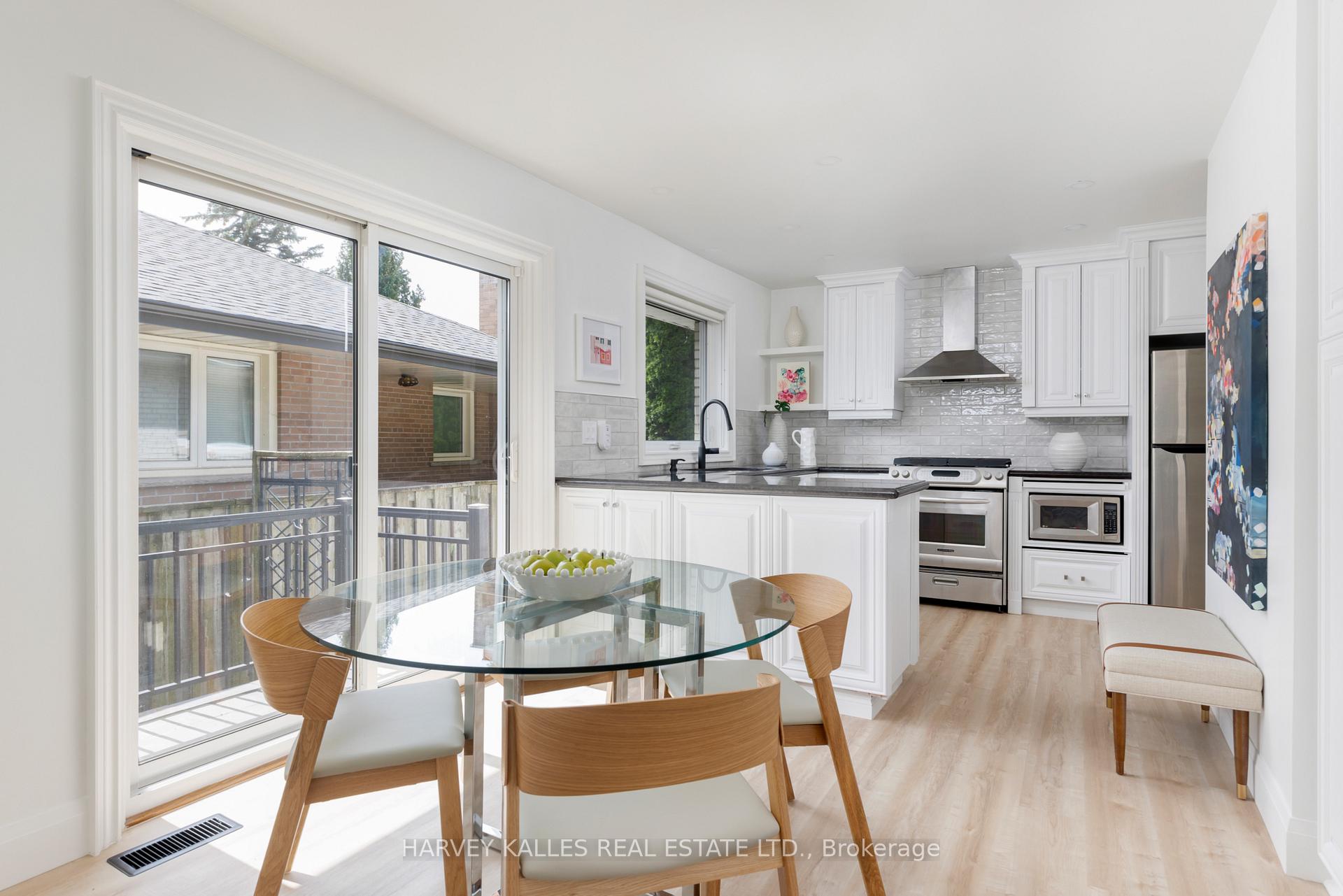 Photo 15 of 215 Edenbridge Drive, Etobicoke, Edenbridge-Humber Valley — HOMEH