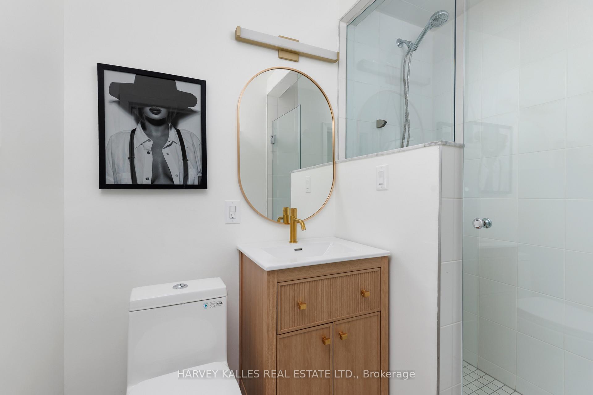Photo 20 of 215 Edenbridge Drive, Etobicoke, Edenbridge-Humber Valley — HOMEH
