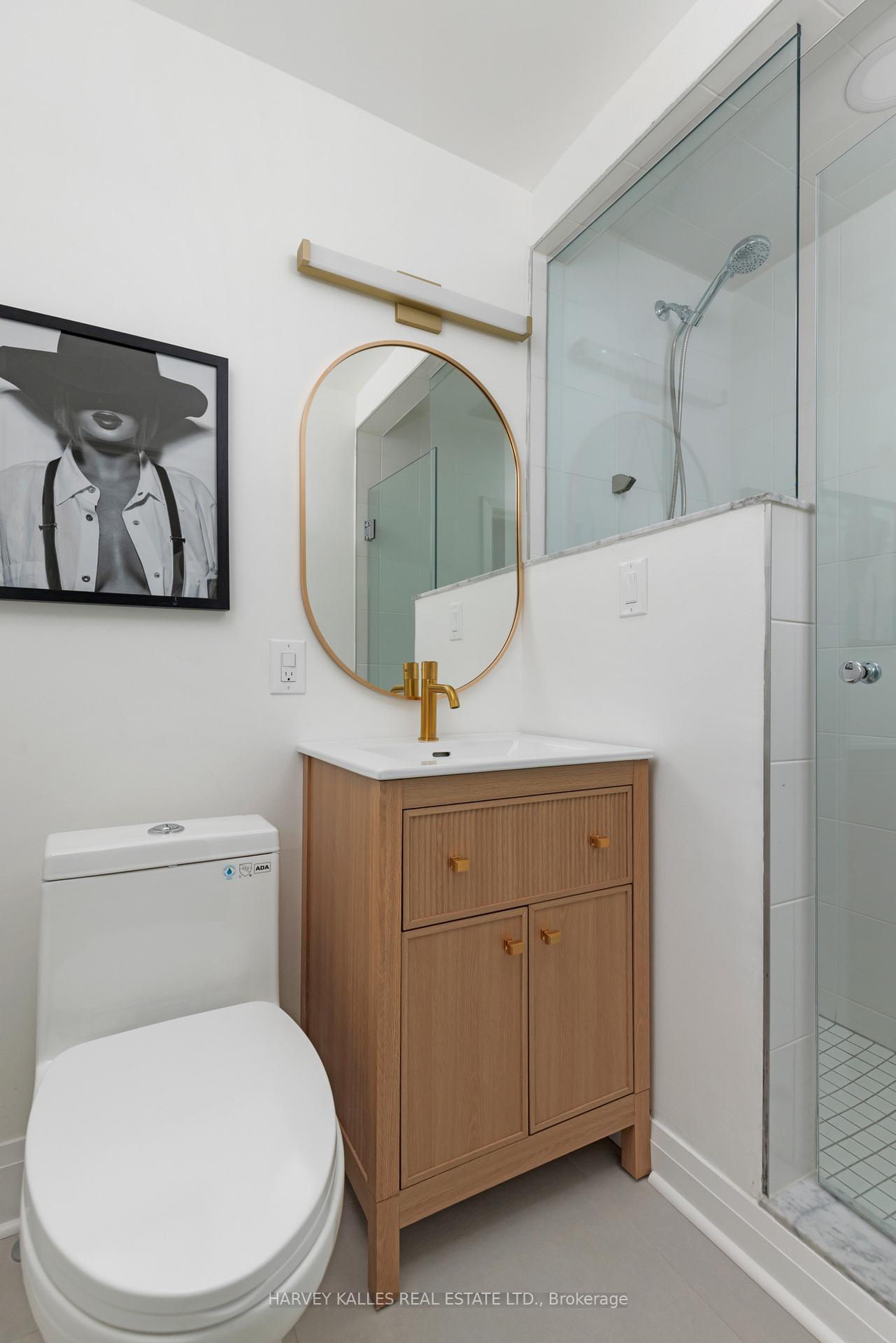 Photo 21 of 215 Edenbridge Drive, Etobicoke, Edenbridge-Humber Valley — HOMEH