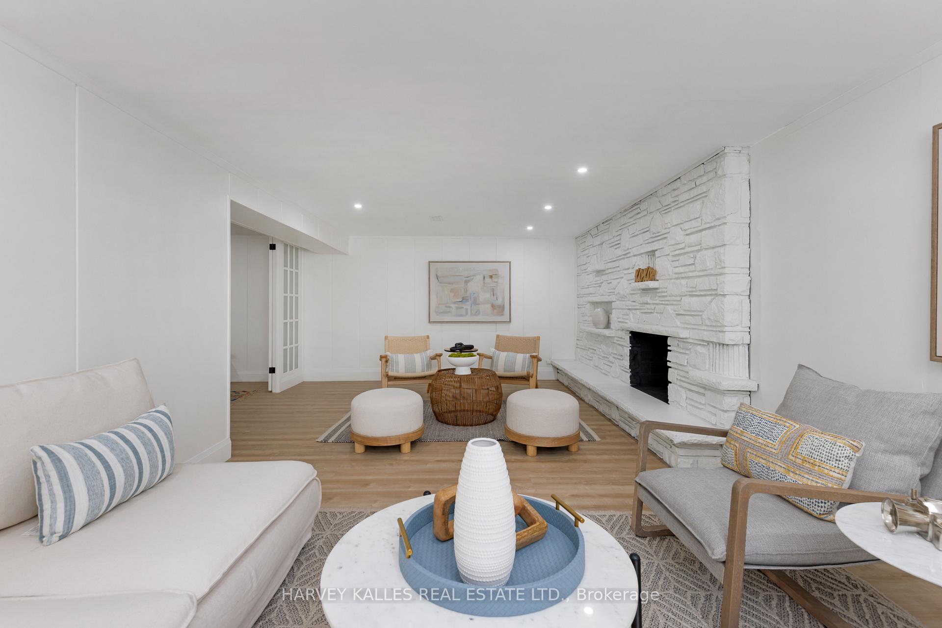 Photo 33 of 215 Edenbridge Drive, Etobicoke, Edenbridge-Humber Valley — HOMEH