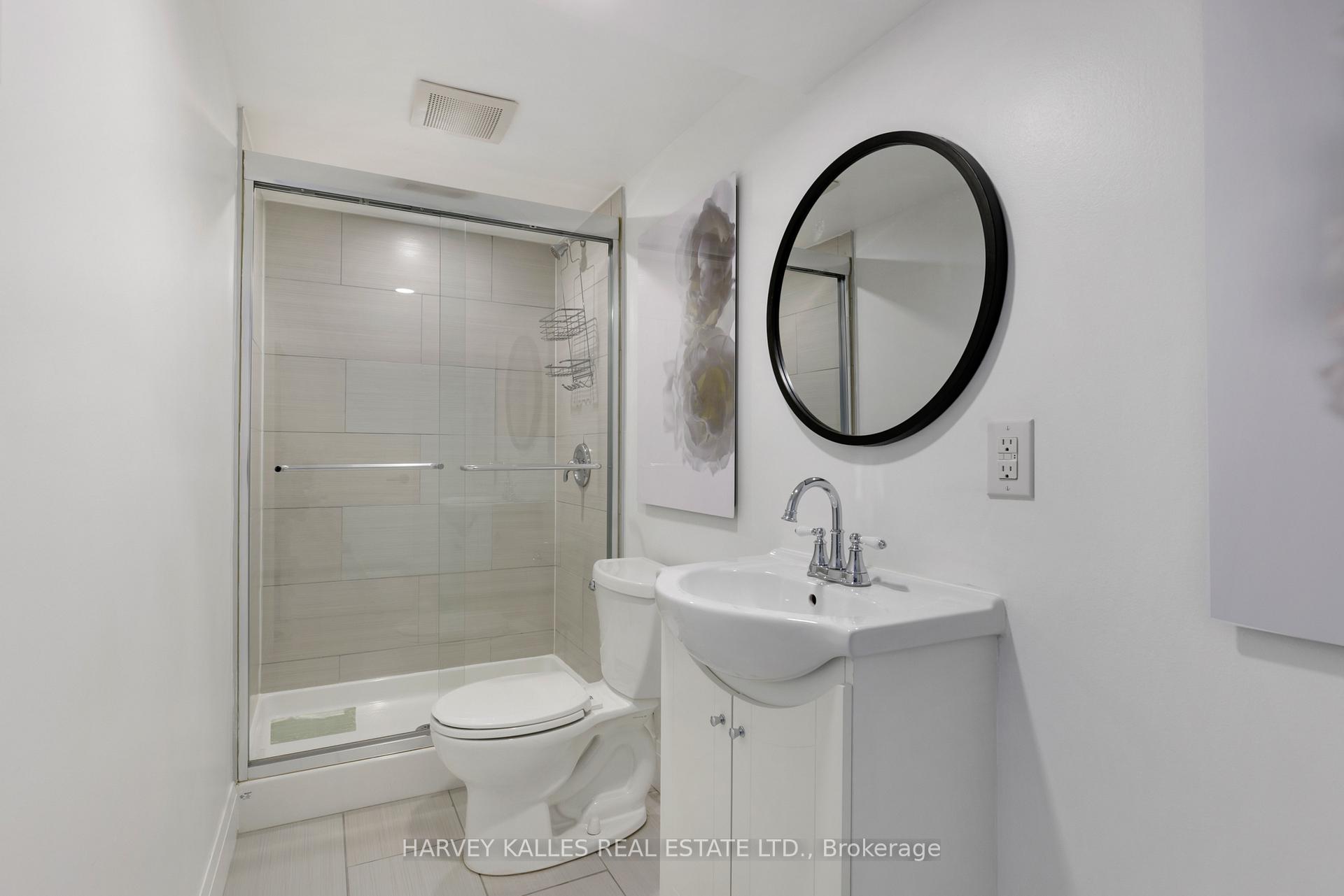 Photo 35 of 215 Edenbridge Drive, Etobicoke, Edenbridge-Humber Valley — HOMEH