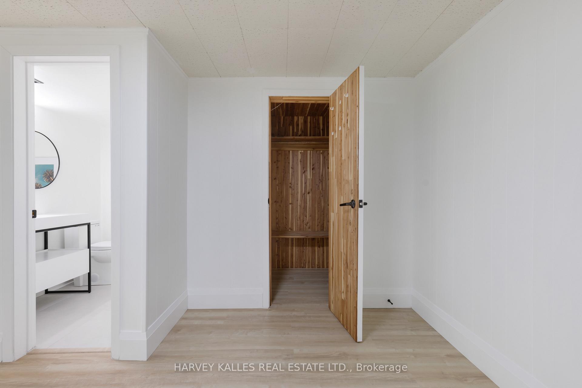 Photo 36 of 215 Edenbridge Drive, Etobicoke, Edenbridge-Humber Valley — HOMEH