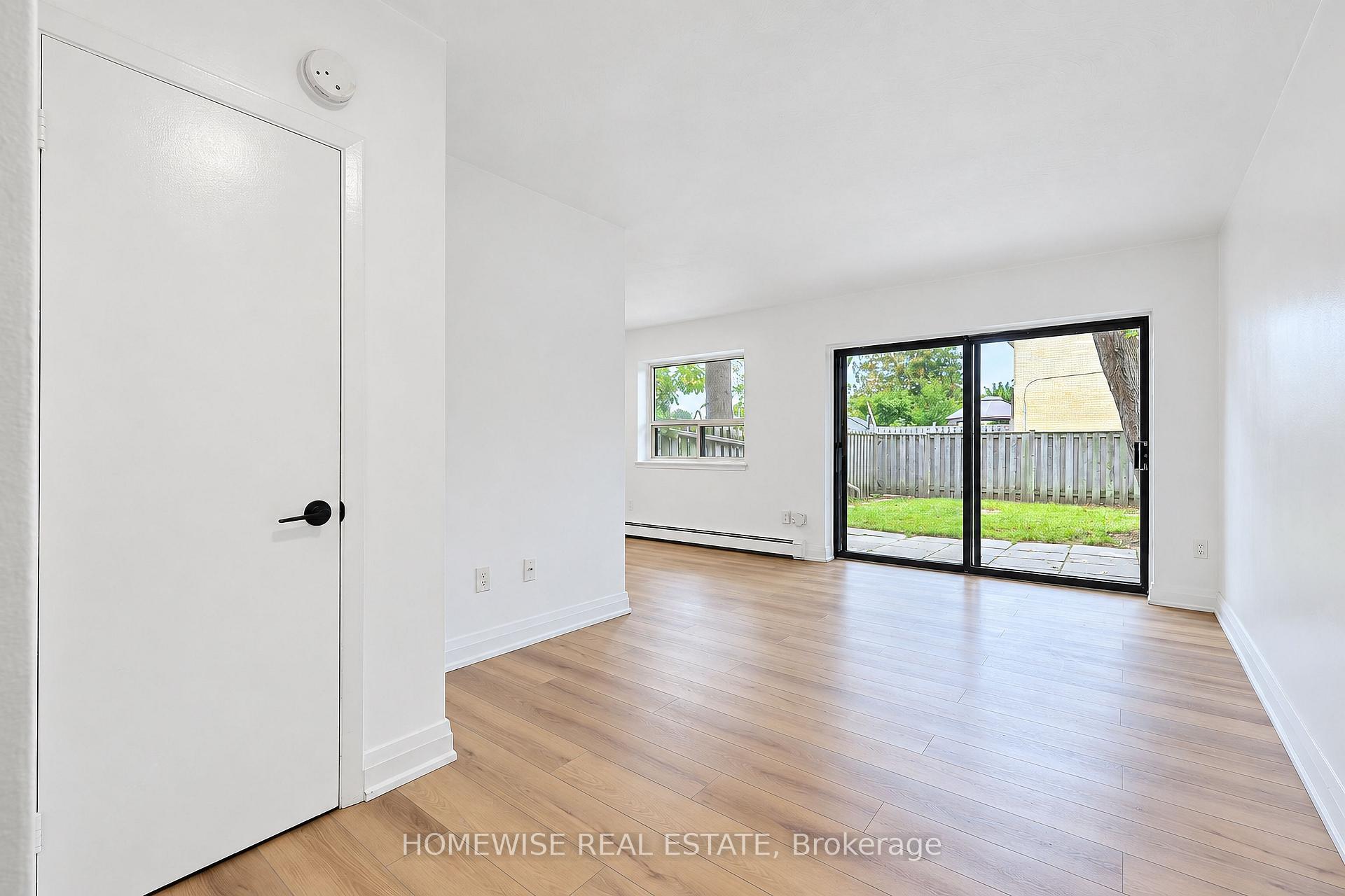 Photo 3 of Unit 8, 31 Sedgeley Drive, Etobicoke, Willowridge-Martingrove-Richview — HOMEH