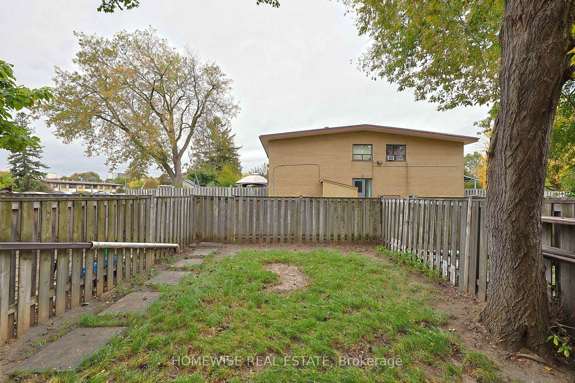 Photo 33 of Unit 8, 31 Sedgeley Drive, Etobicoke, Willowridge-Martingrove-Richview — HOMEH