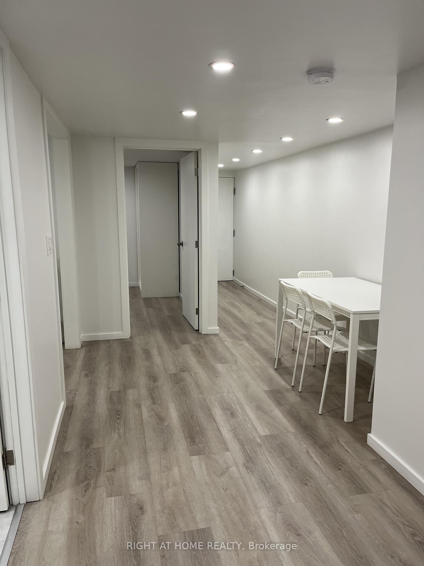 Photo 4 of 11 Rivercrest Road, Toronto, Lambton Baby Point — HOMEH