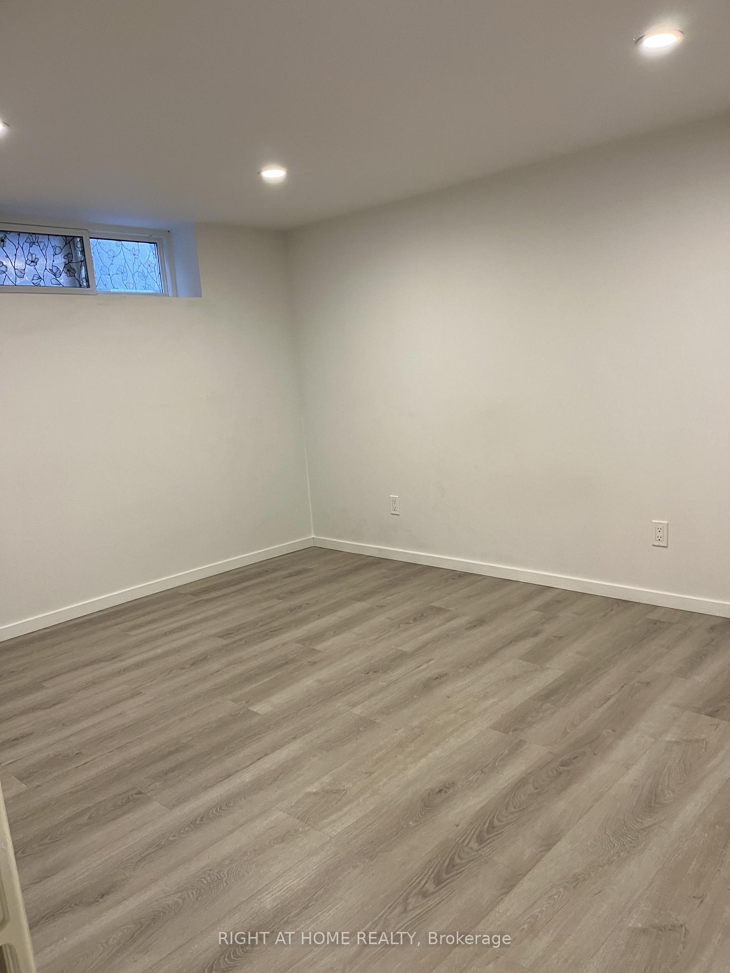 Photo 5 of 11 Rivercrest Road, Toronto, Lambton Baby Point — HOMEH