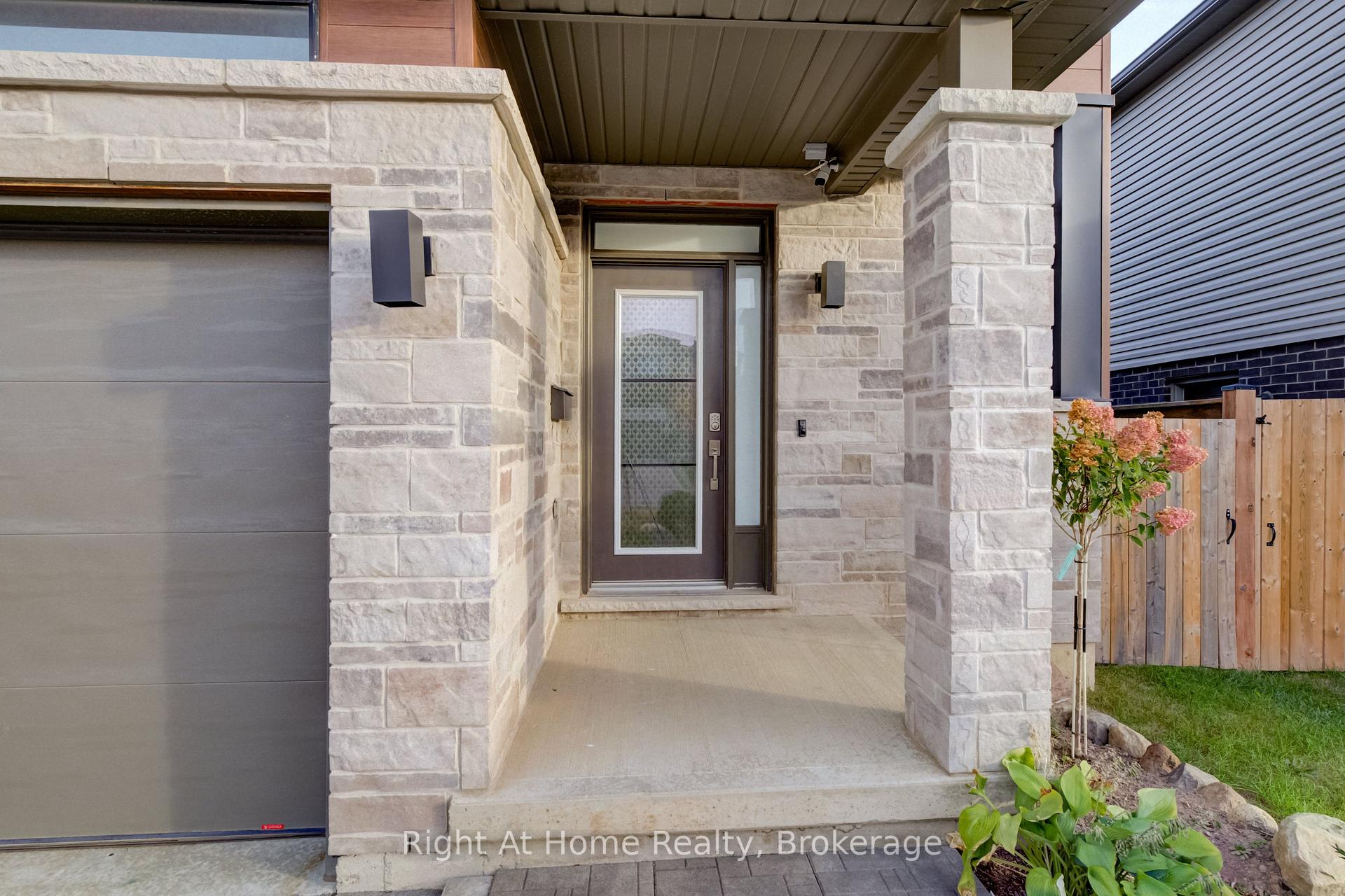 Photo 4 of 4079 Thomas Street N, Lincoln, Beamsville — HOMEH