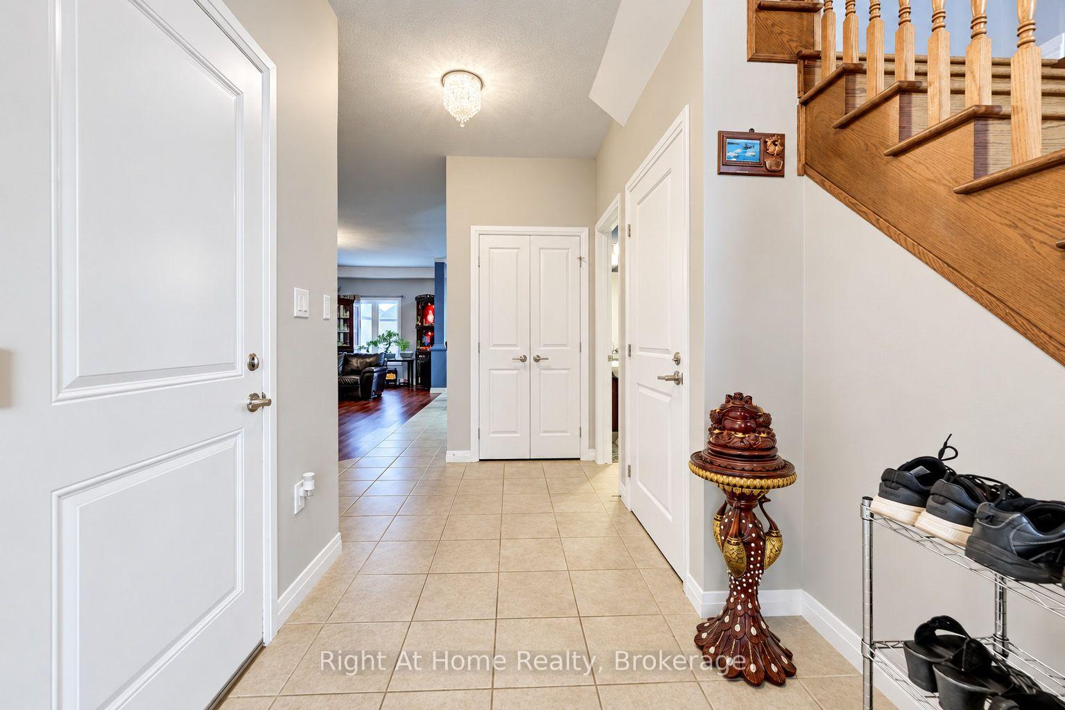 Photo 6 of 4079 Thomas Street N, Lincoln, Beamsville — HOMEH