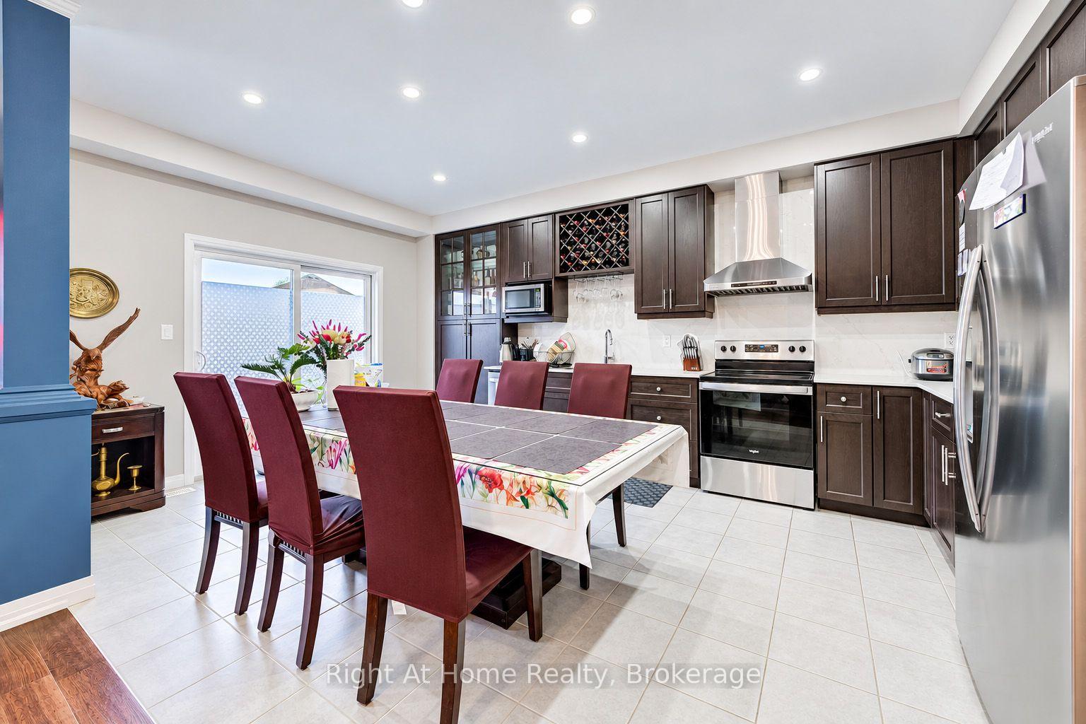 Photo 13 of 4079 Thomas Street N, Lincoln, Beamsville — HOMEH
