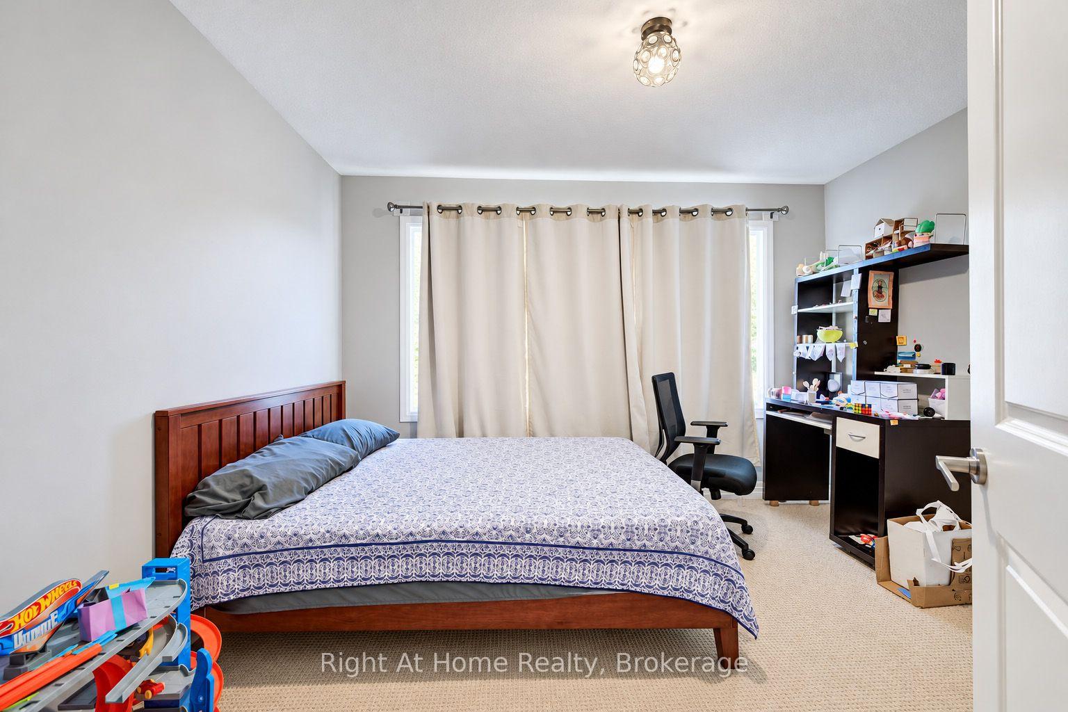 Photo 19 of 4079 Thomas Street N, Lincoln, Beamsville — HOMEH