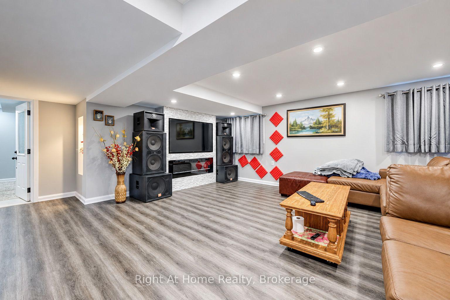 Photo 32 of 4079 Thomas Street N, Lincoln, Beamsville — HOMEH