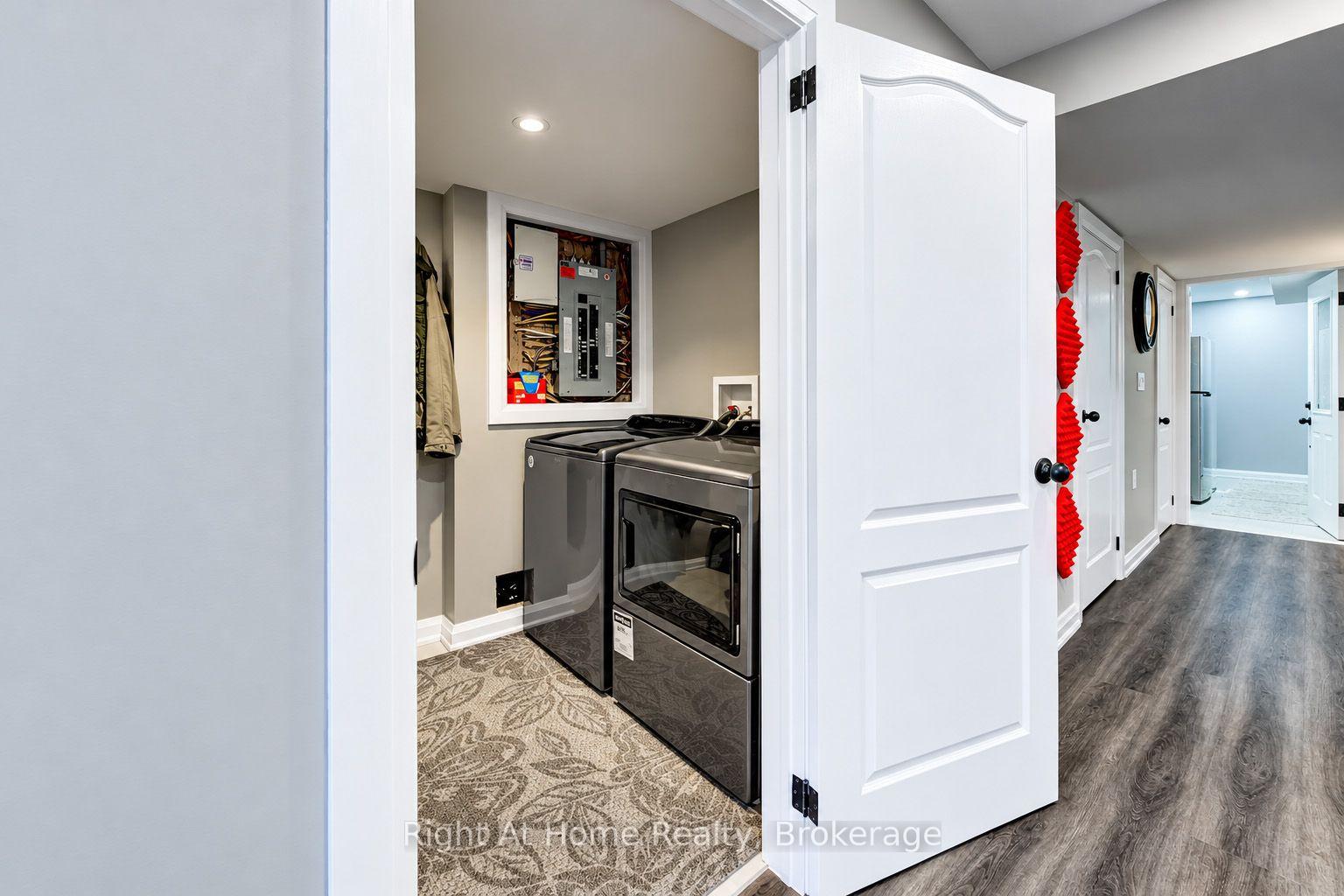 Photo 34 of 4079 Thomas Street N, Lincoln, Beamsville — HOMEH