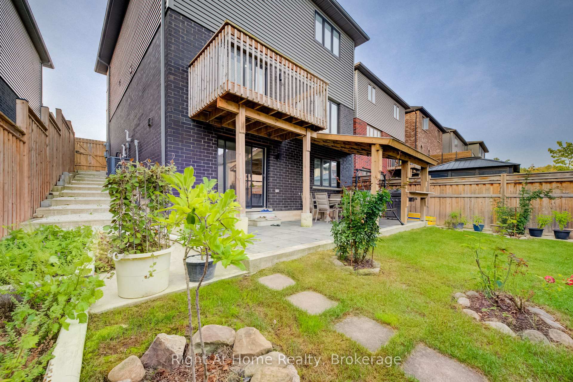 Photo 42 of 4079 Thomas Street N, Lincoln, Beamsville — HOMEH