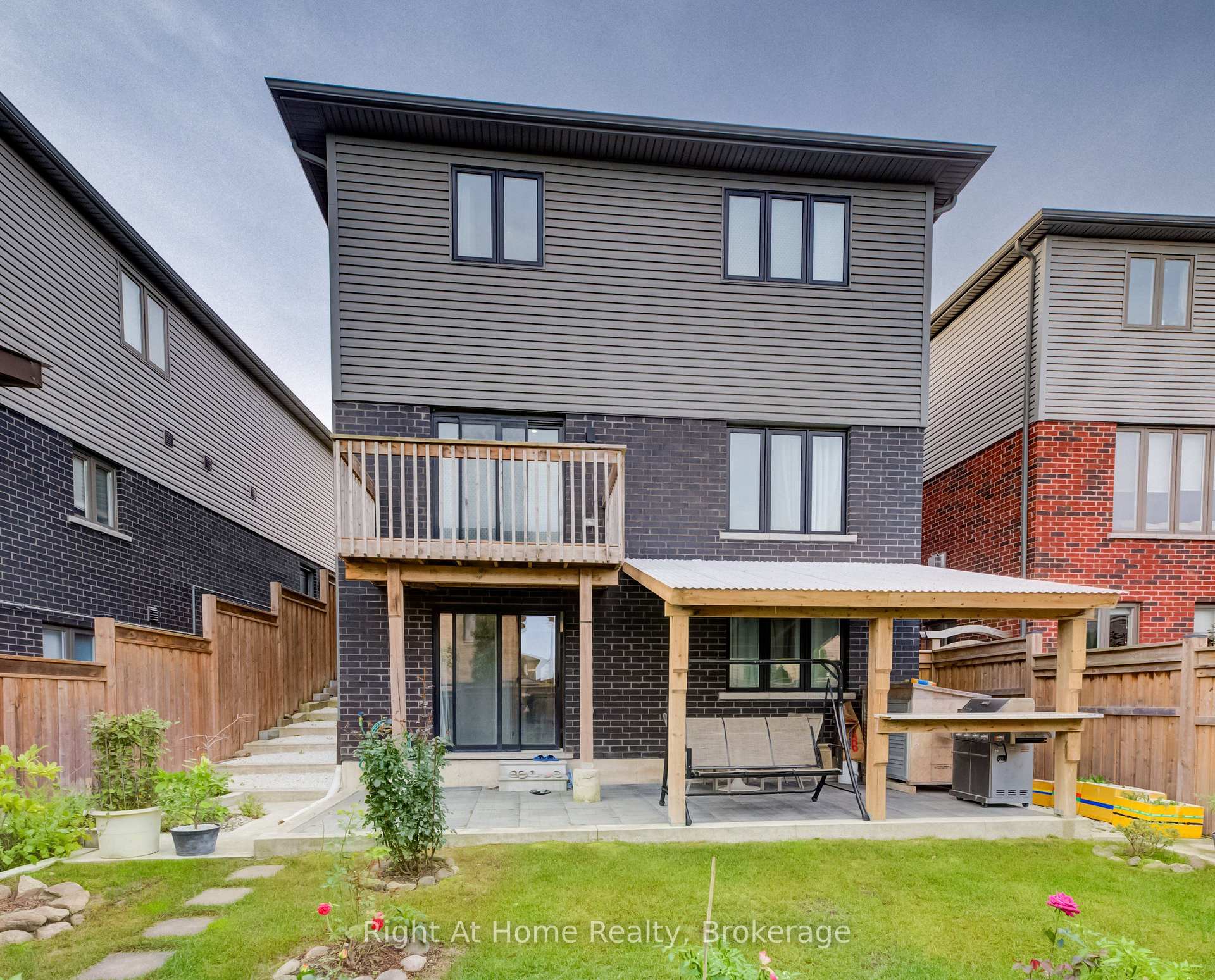 Photo 43 of 4079 Thomas Street N, Lincoln, Beamsville — HOMEH