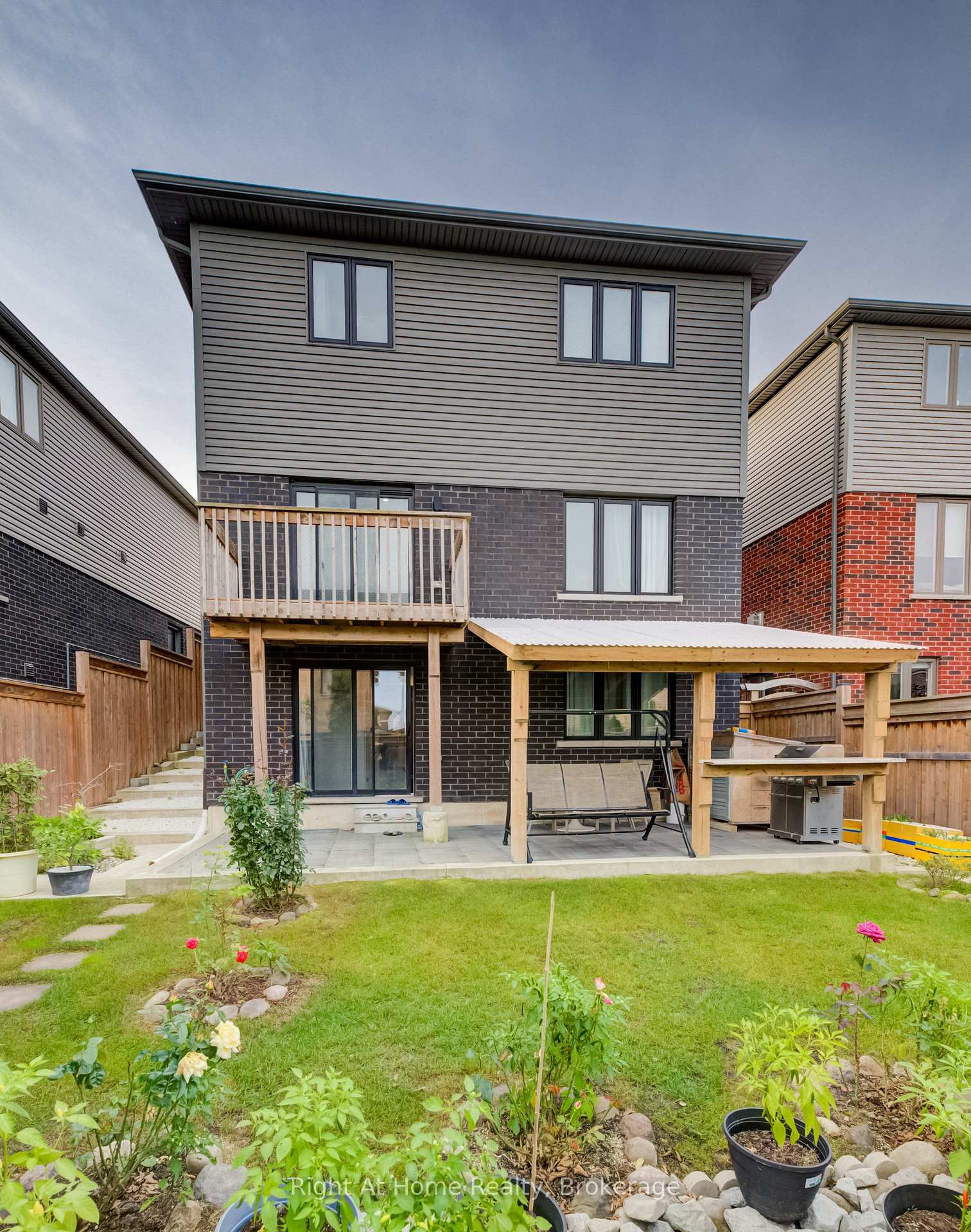 Photo 44 of 4079 Thomas Street N, Lincoln, Beamsville — HOMEH