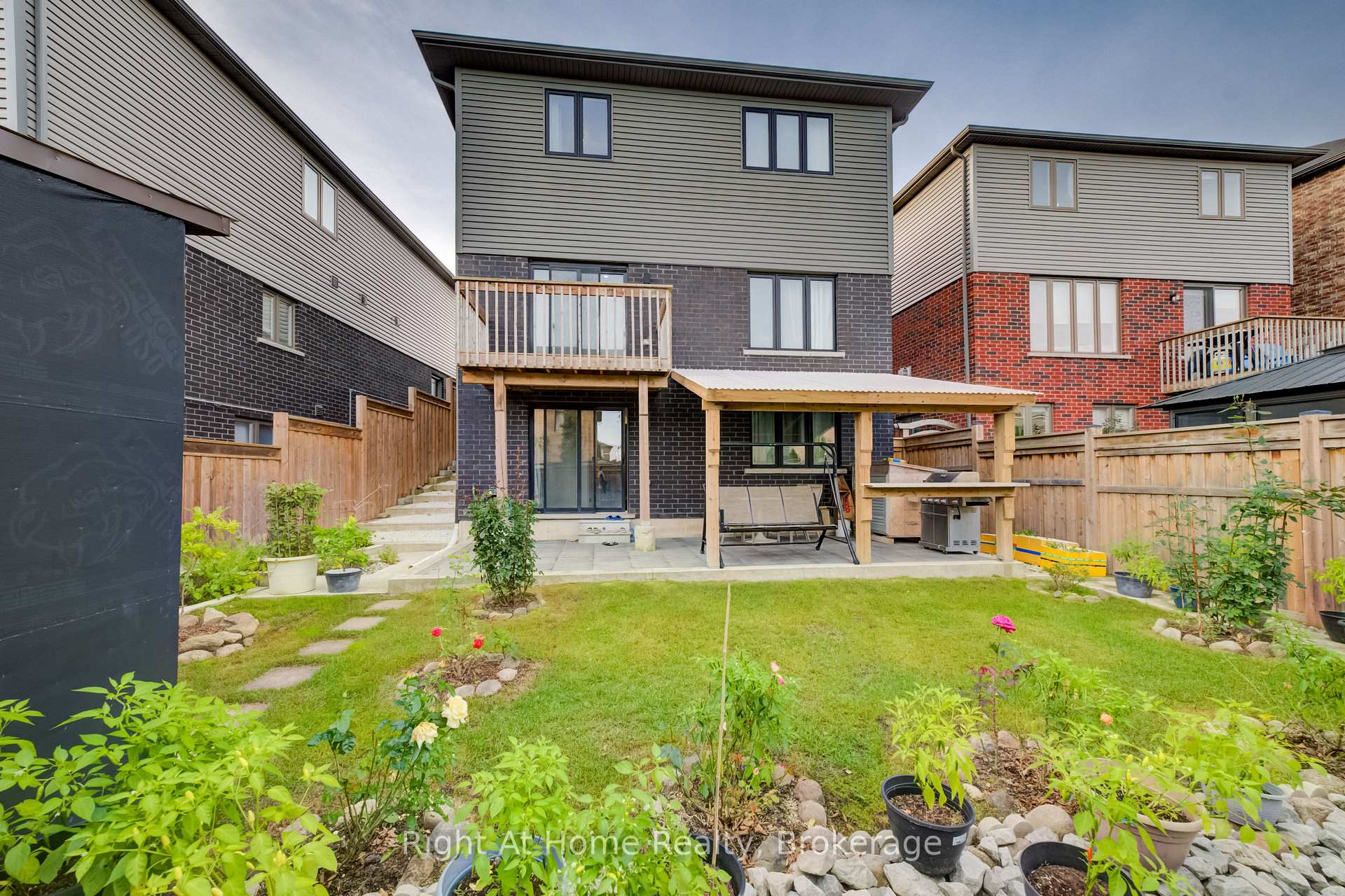 Photo 45 of 4079 Thomas Street N, Lincoln, Beamsville — HOMEH