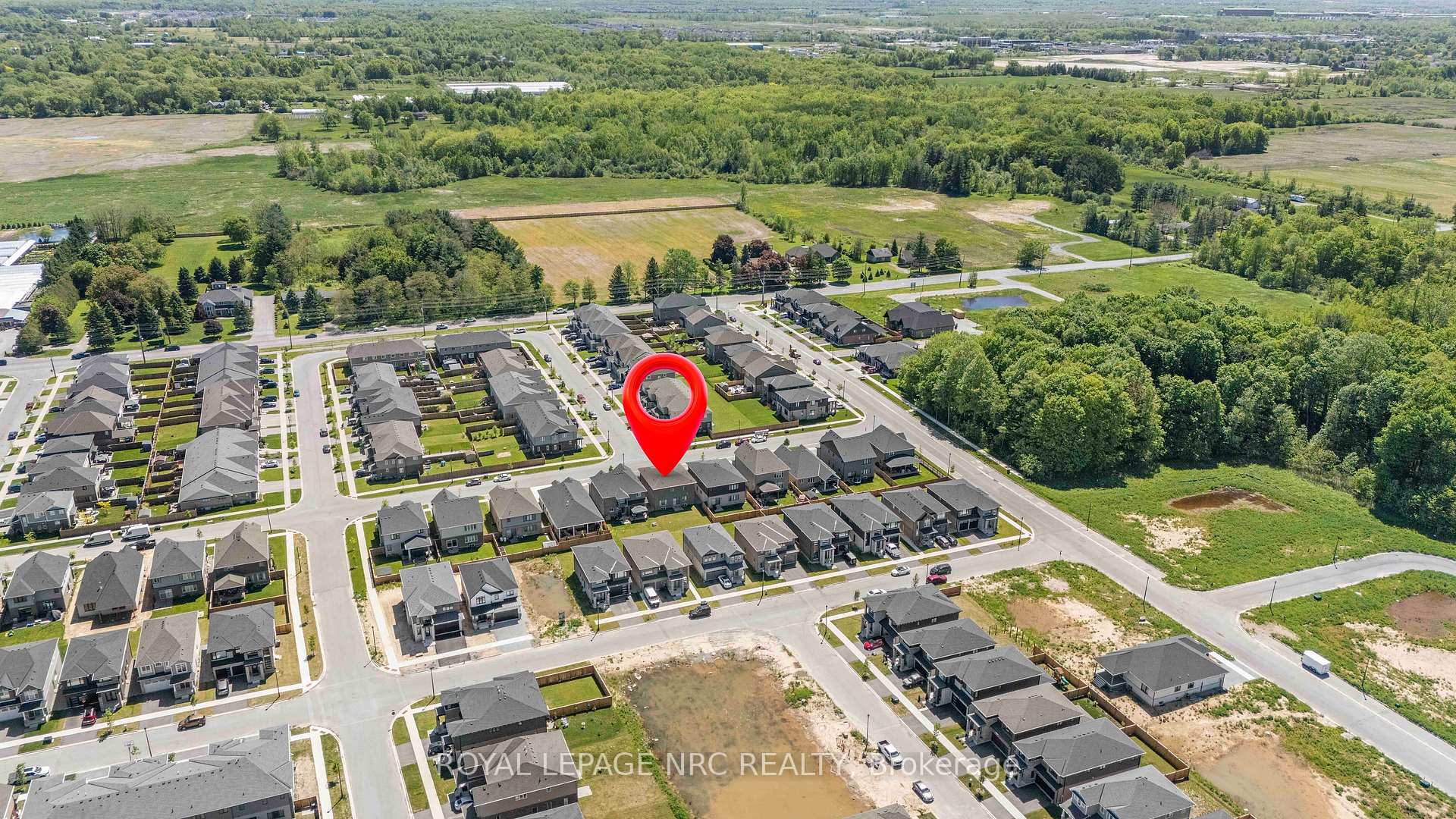 Photo 3 of 12 Swan Avenue, Pelham, Fonthill — HOMEH