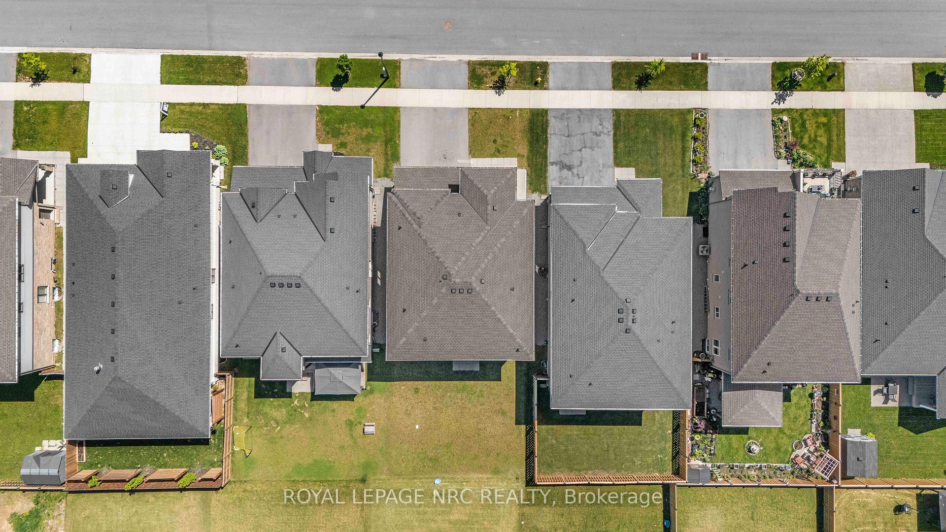 Photo 4 of 12 Swan Avenue, Pelham, Fonthill — HOMEH