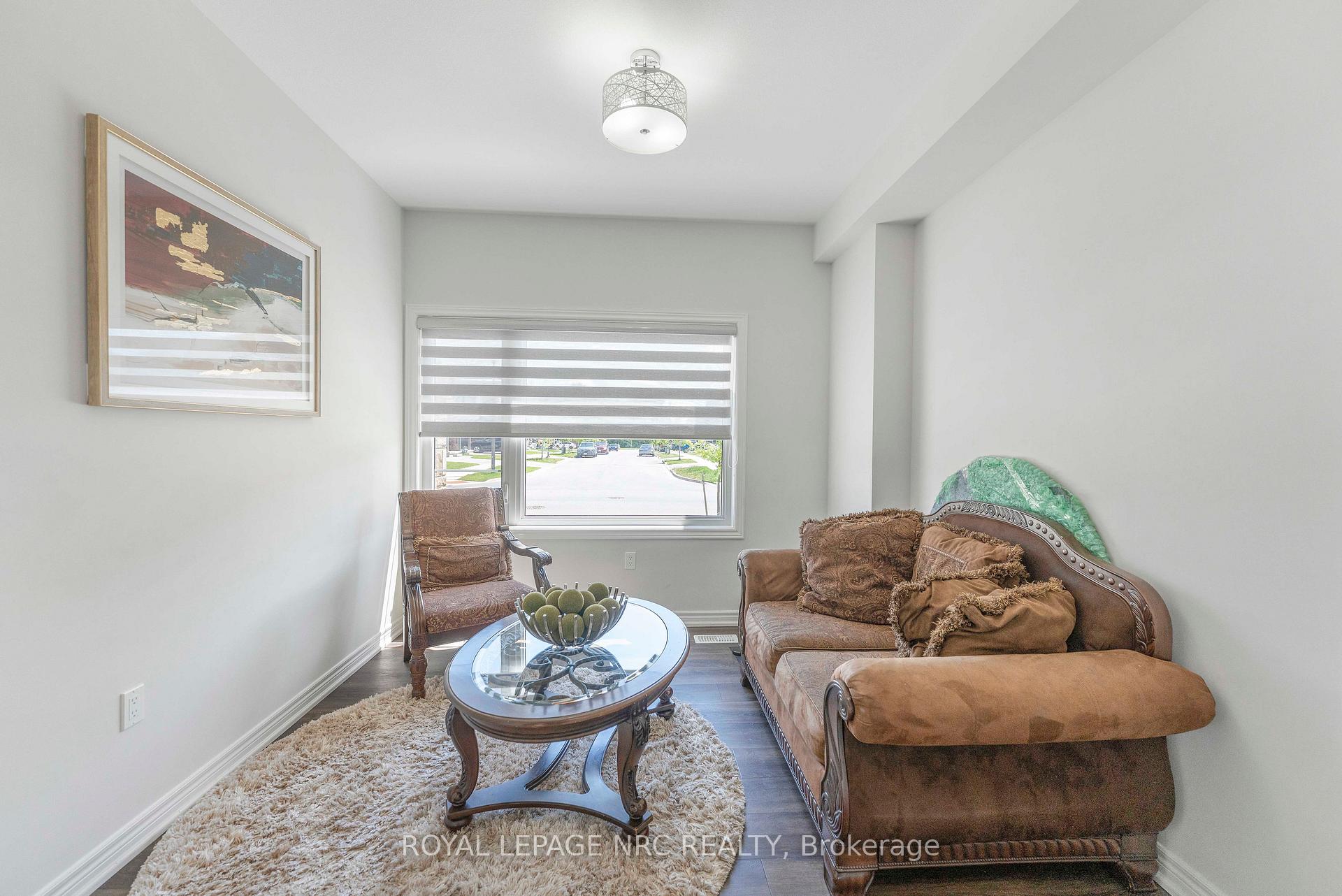 Photo 6 of 12 Swan Avenue, Pelham, Fonthill — HOMEH