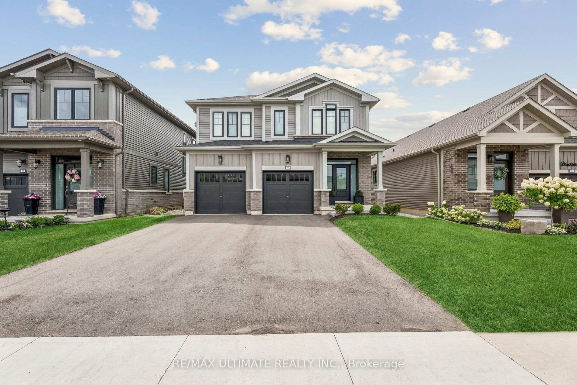 Photo 2 of 49 Blackbird Way, Hamilton, Mount Hope — HOMEH