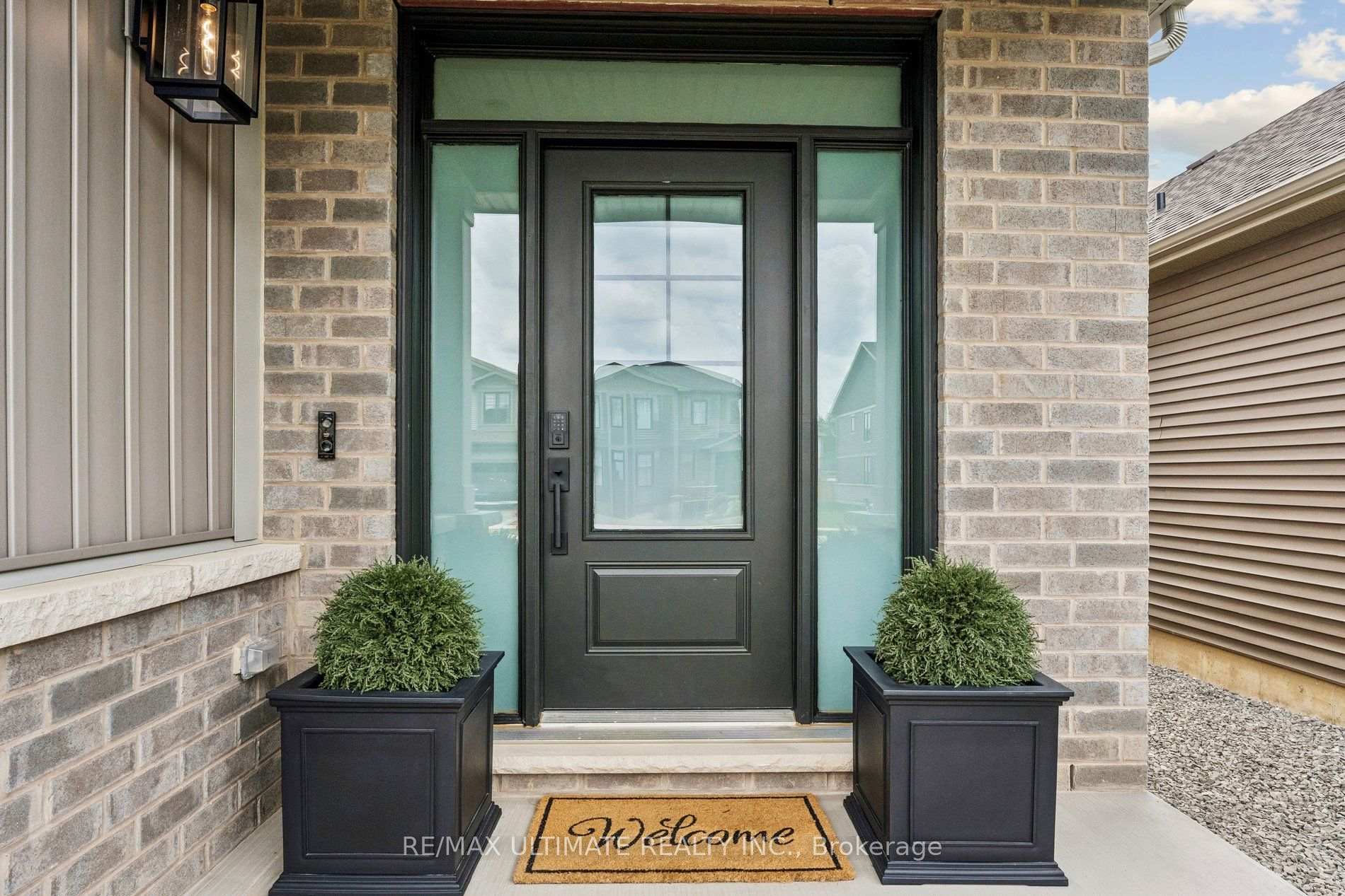 Photo 4 of 49 Blackbird Way, Hamilton, Mount Hope — HOMEH