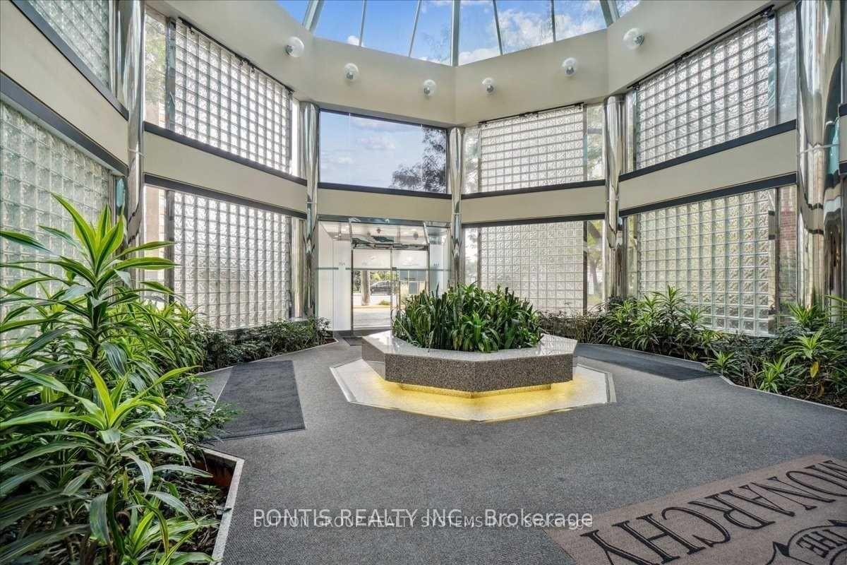 Photo 3 of Unit 310, 325 Webb Drive, Mississauga, City Centre — HOMEH