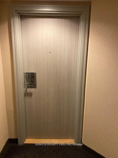 Photo 6 of Unit 310, 325 Webb Drive, Mississauga, City Centre — HOMEH