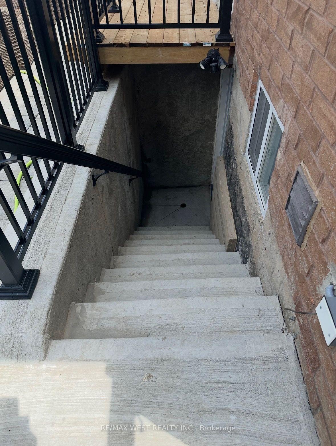 Photo 2 of 5 Bryony Road, Brampton, Northwest Brampton — HOMEH