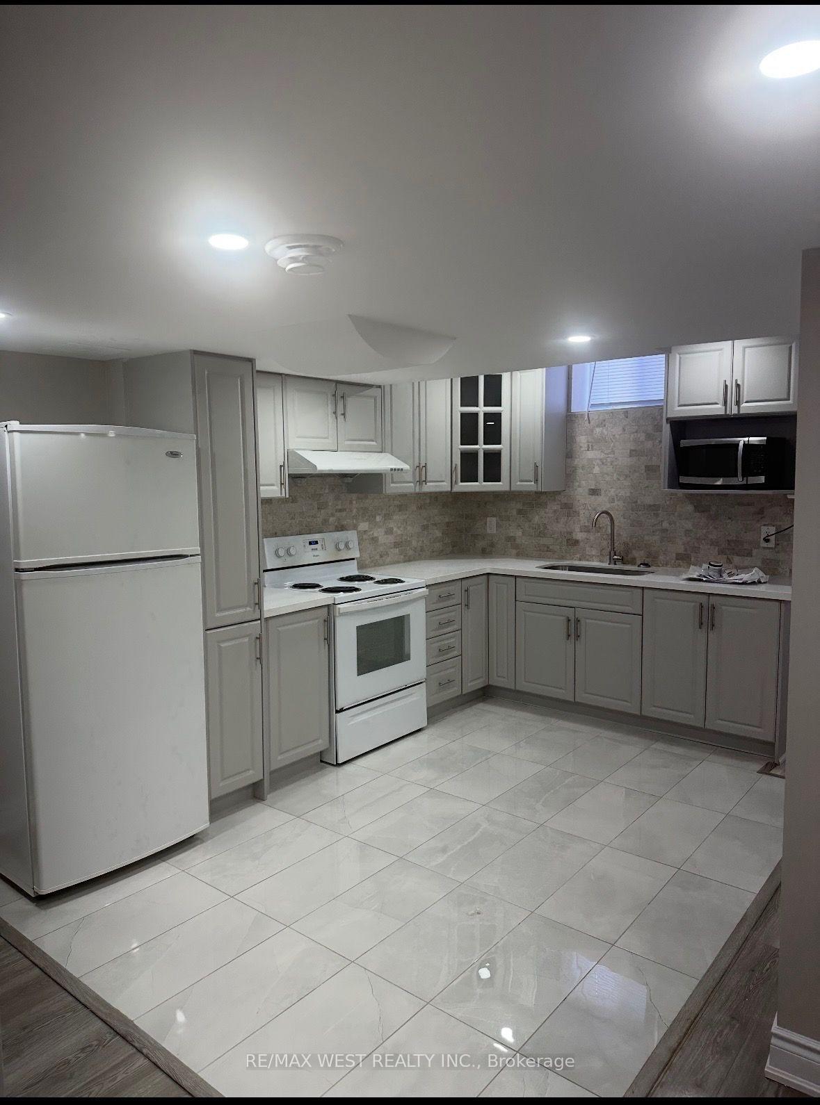 Photo 3 of 5 Bryony Road, Brampton, Northwest Brampton — HOMEH