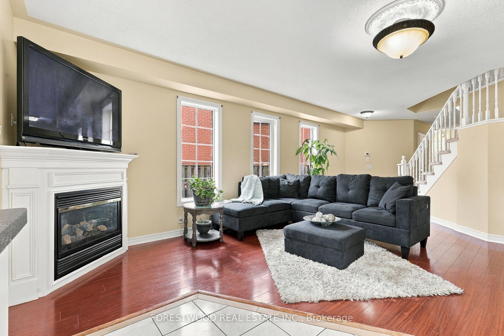 Photo 3 of 117 Checkerberry Crescent, Brampton, Sandringham-Wellington — HOMEH