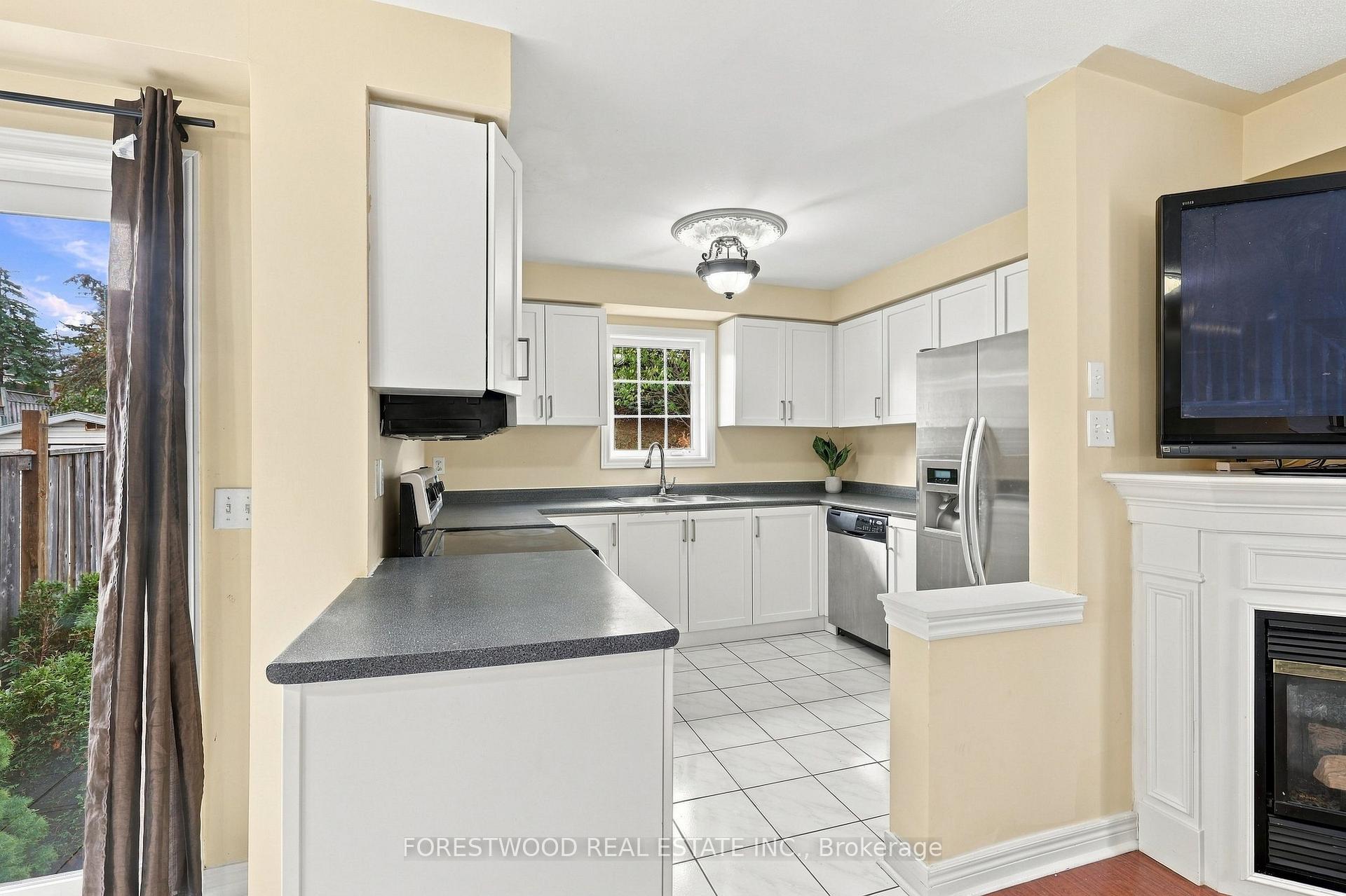 Photo 5 of 117 Checkerberry Crescent, Brampton, Sandringham-Wellington — HOMEH