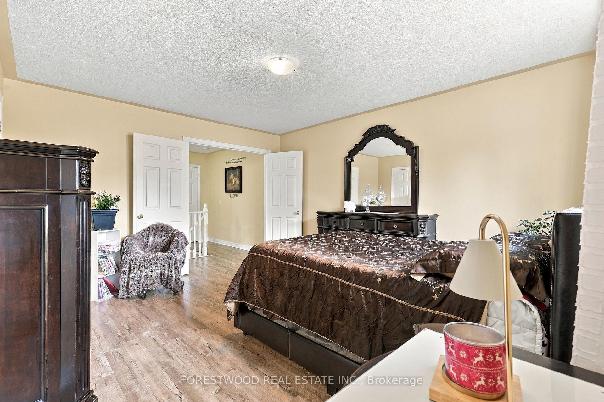 Photo 11 of 117 Checkerberry Crescent, Brampton, Sandringham-Wellington — HOMEH
